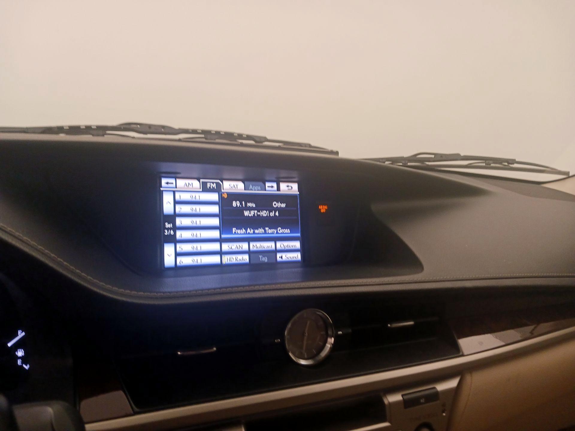 Thumbnail: 2014 Lexus ES - 16