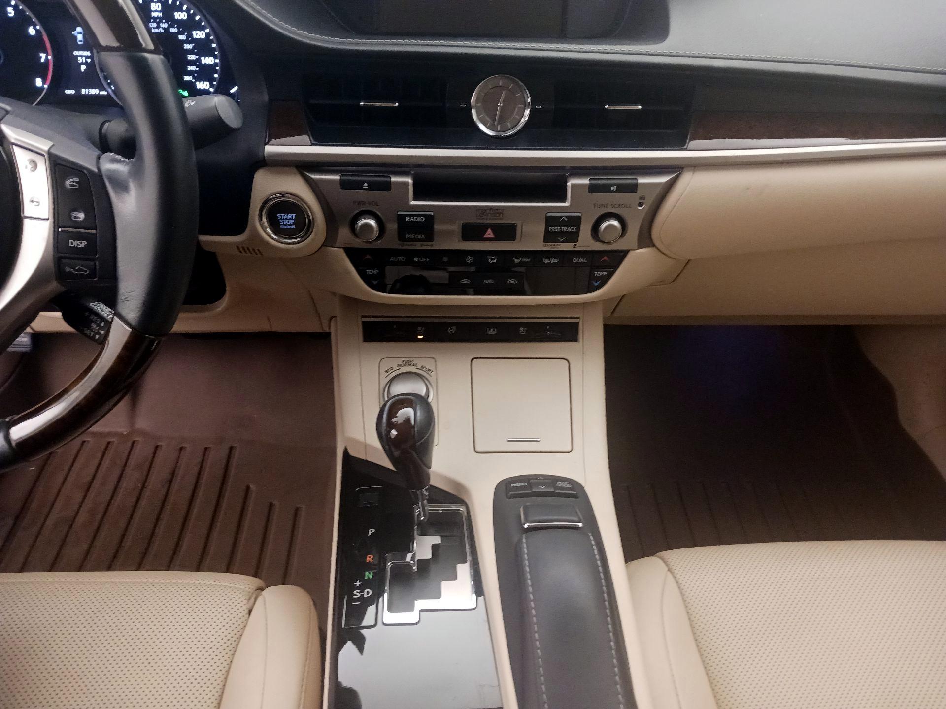 Thumbnail: 2014 Lexus ES - 18