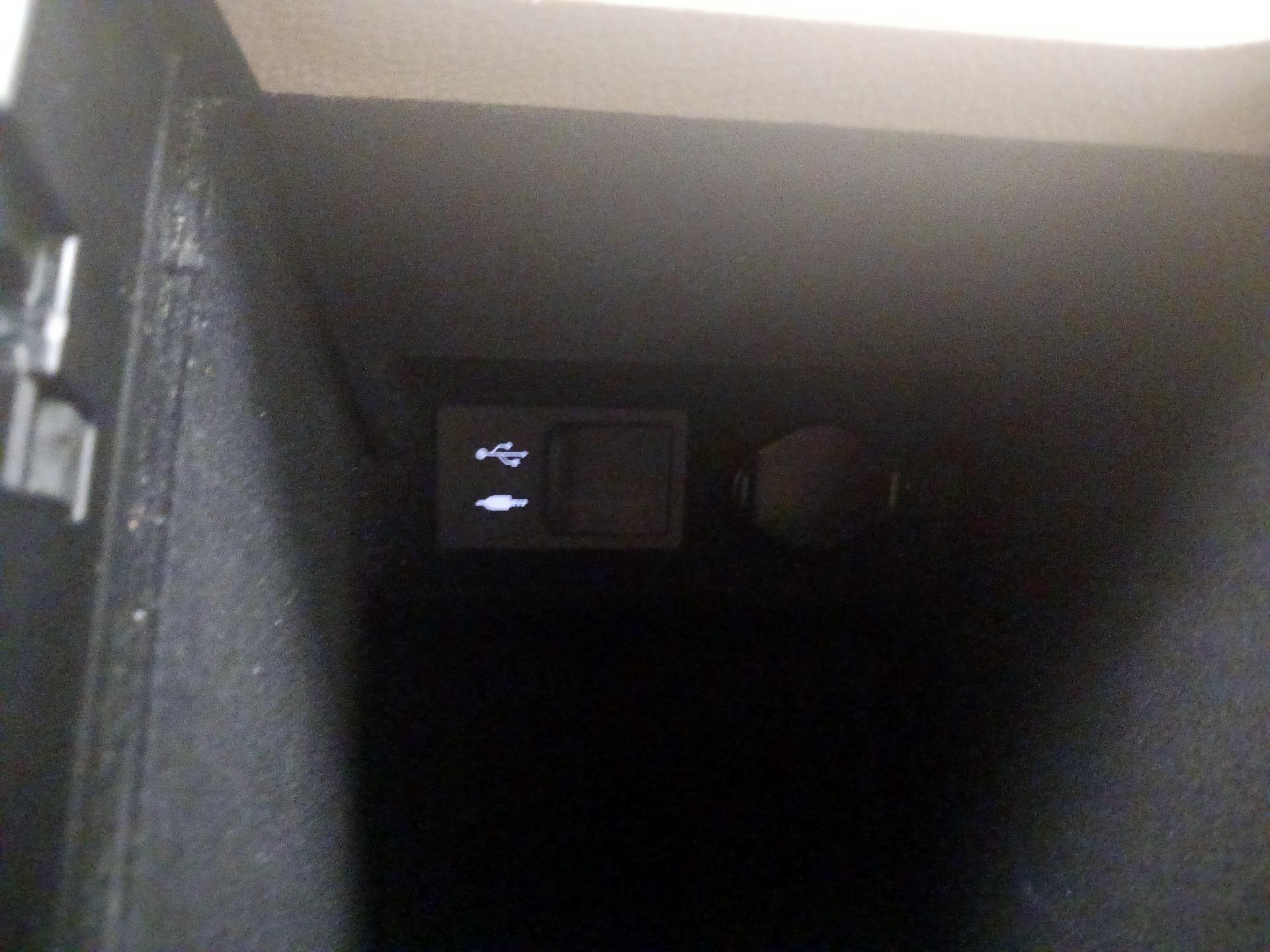 Thumbnail: 2014 Lexus ES - 19