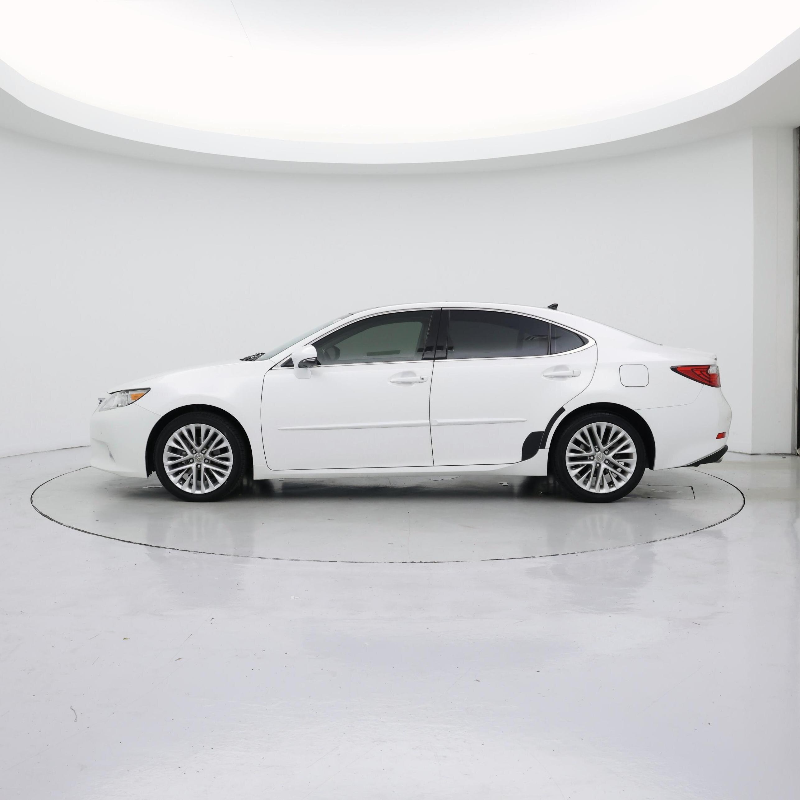Thumbnail: 2014 Lexus ES - 3