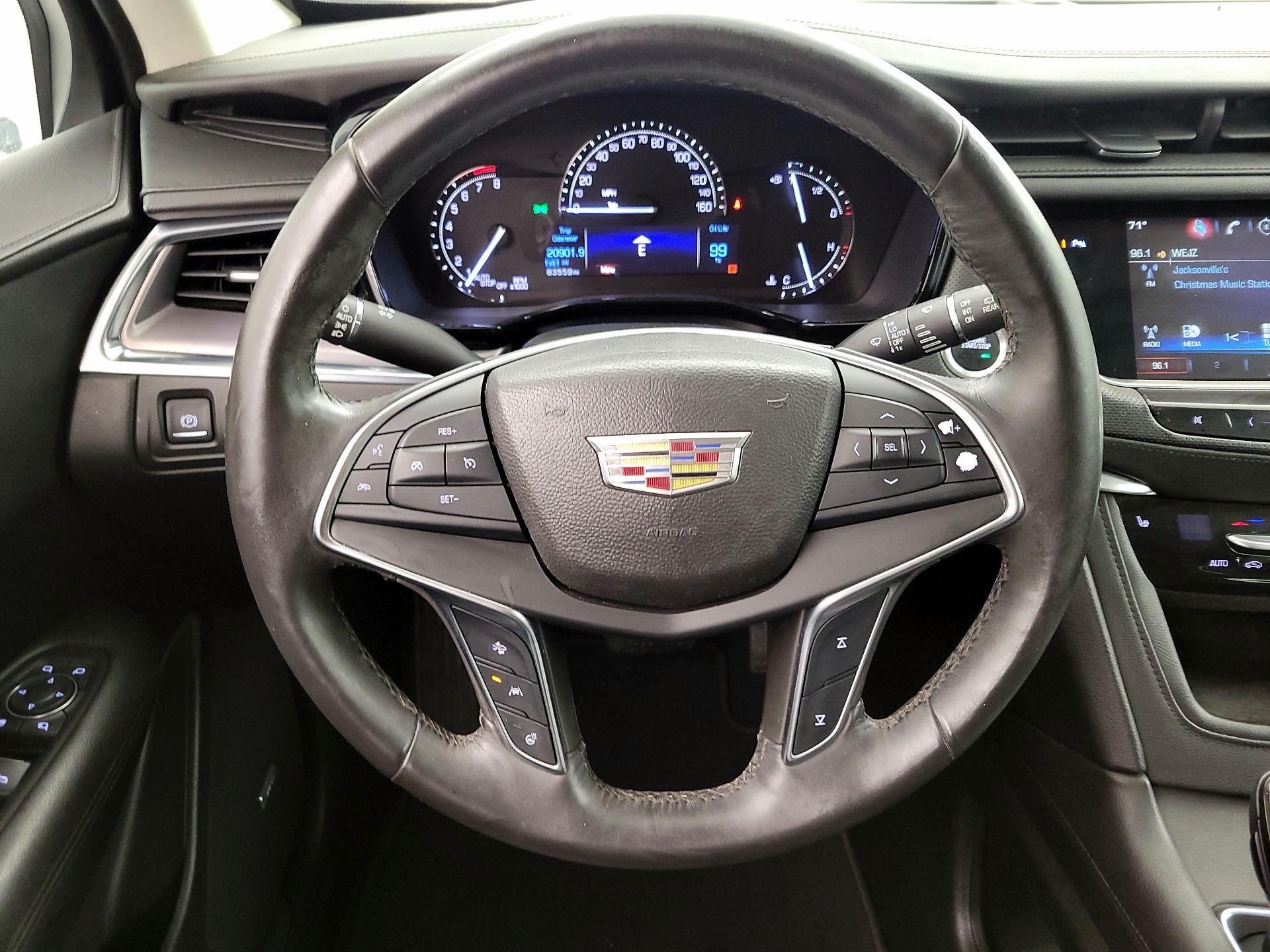 Thumbnail: 2017 Cadillac XT5 - 10