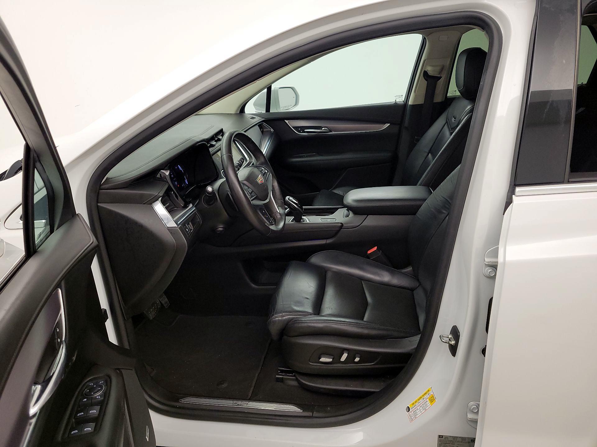 Thumbnail: 2017 Cadillac XT5 - 11