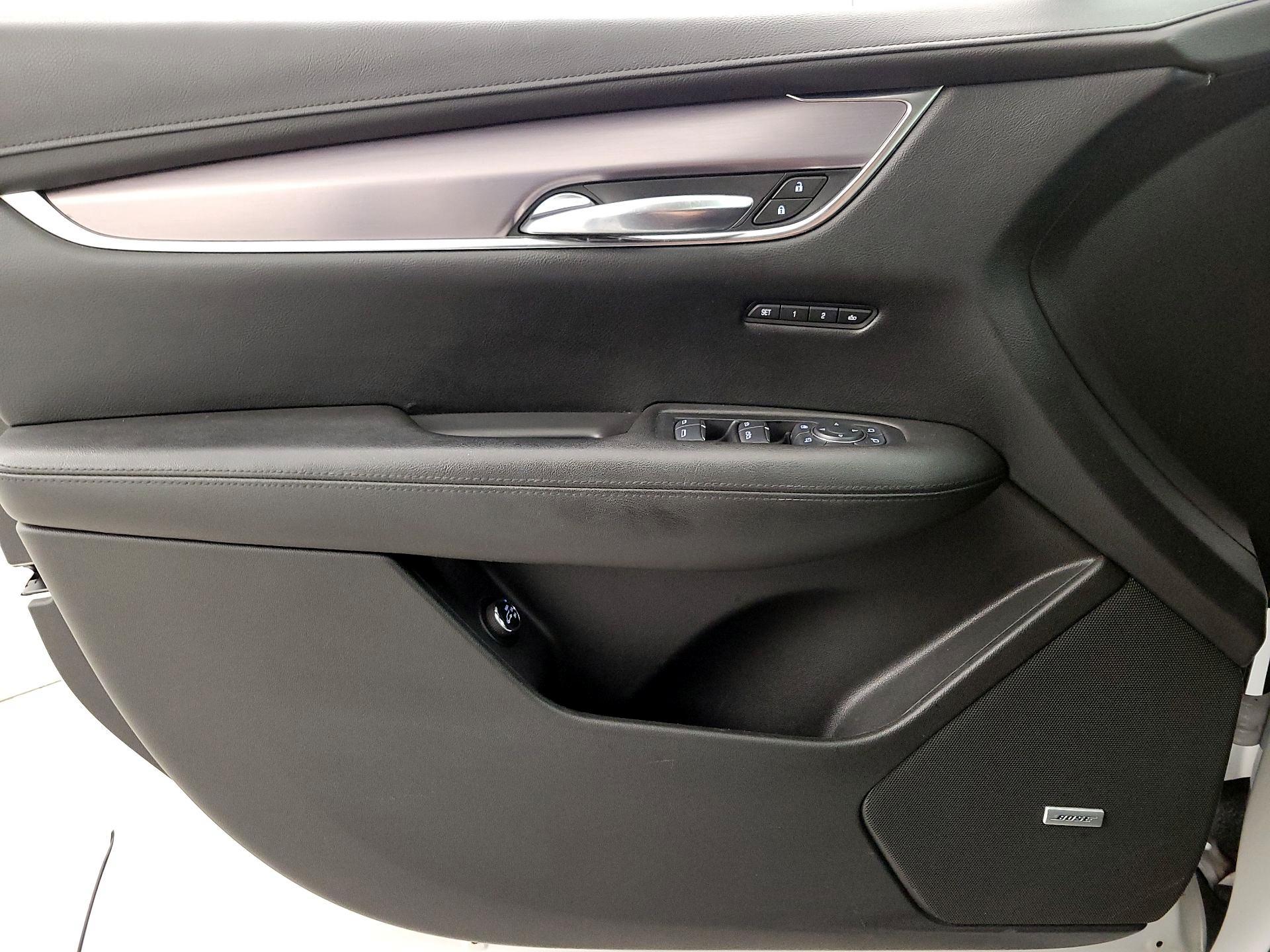 Thumbnail: 2017 Cadillac XT5 - 12