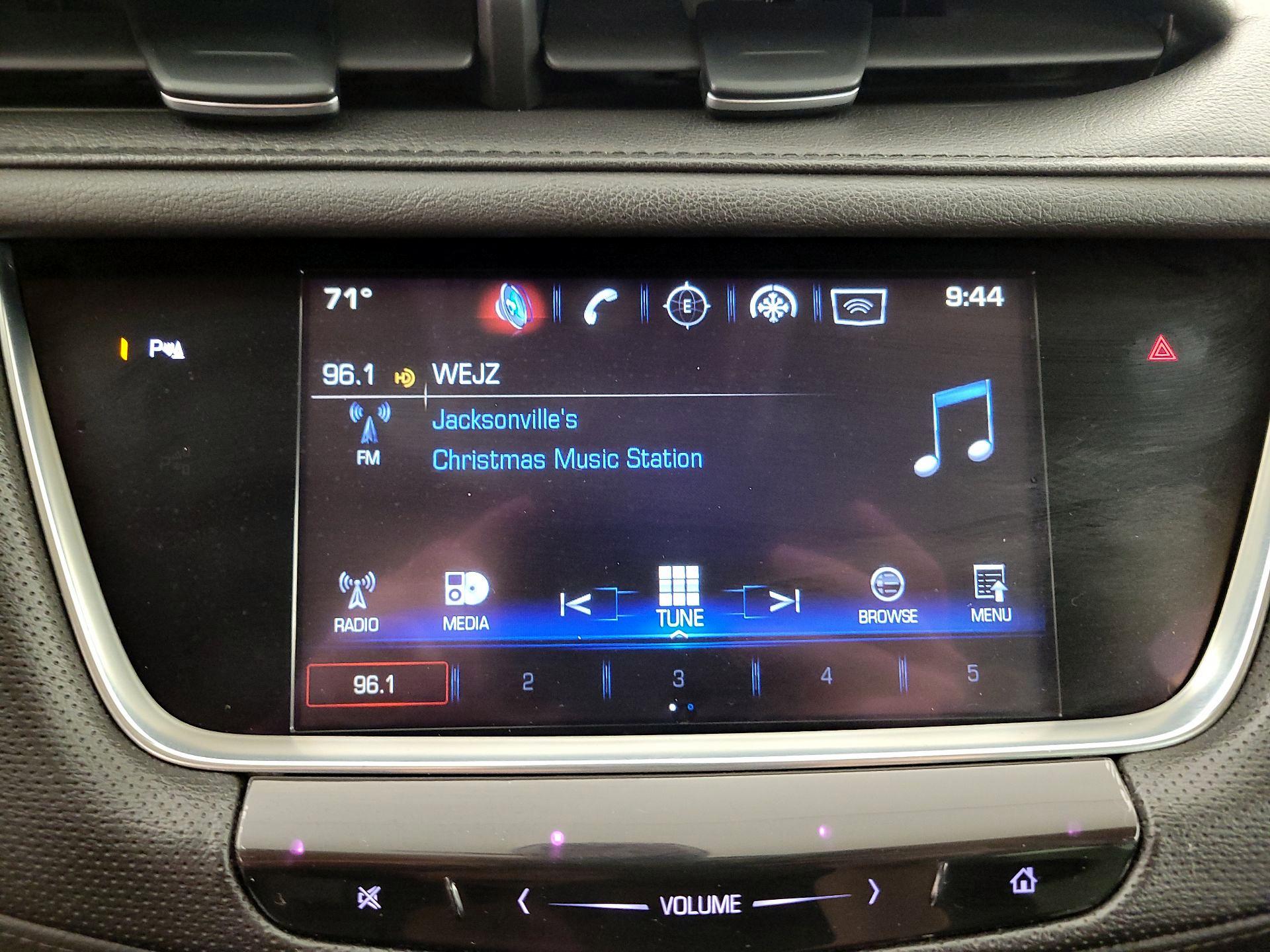 Thumbnail: 2017 Cadillac XT5 - 15