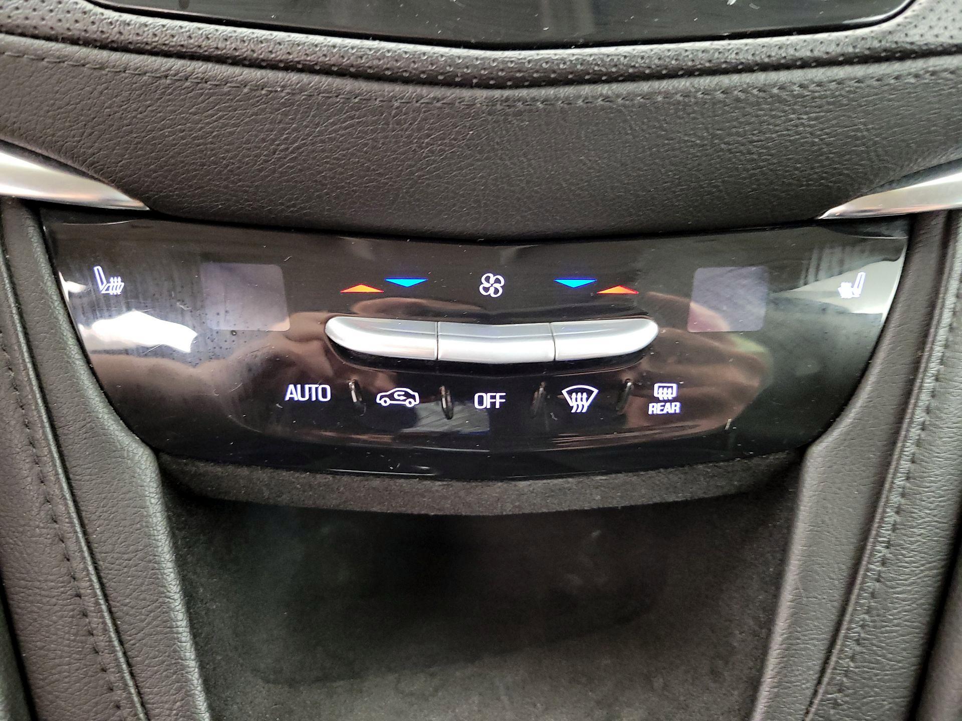 Thumbnail: 2017 Cadillac XT5 - 16