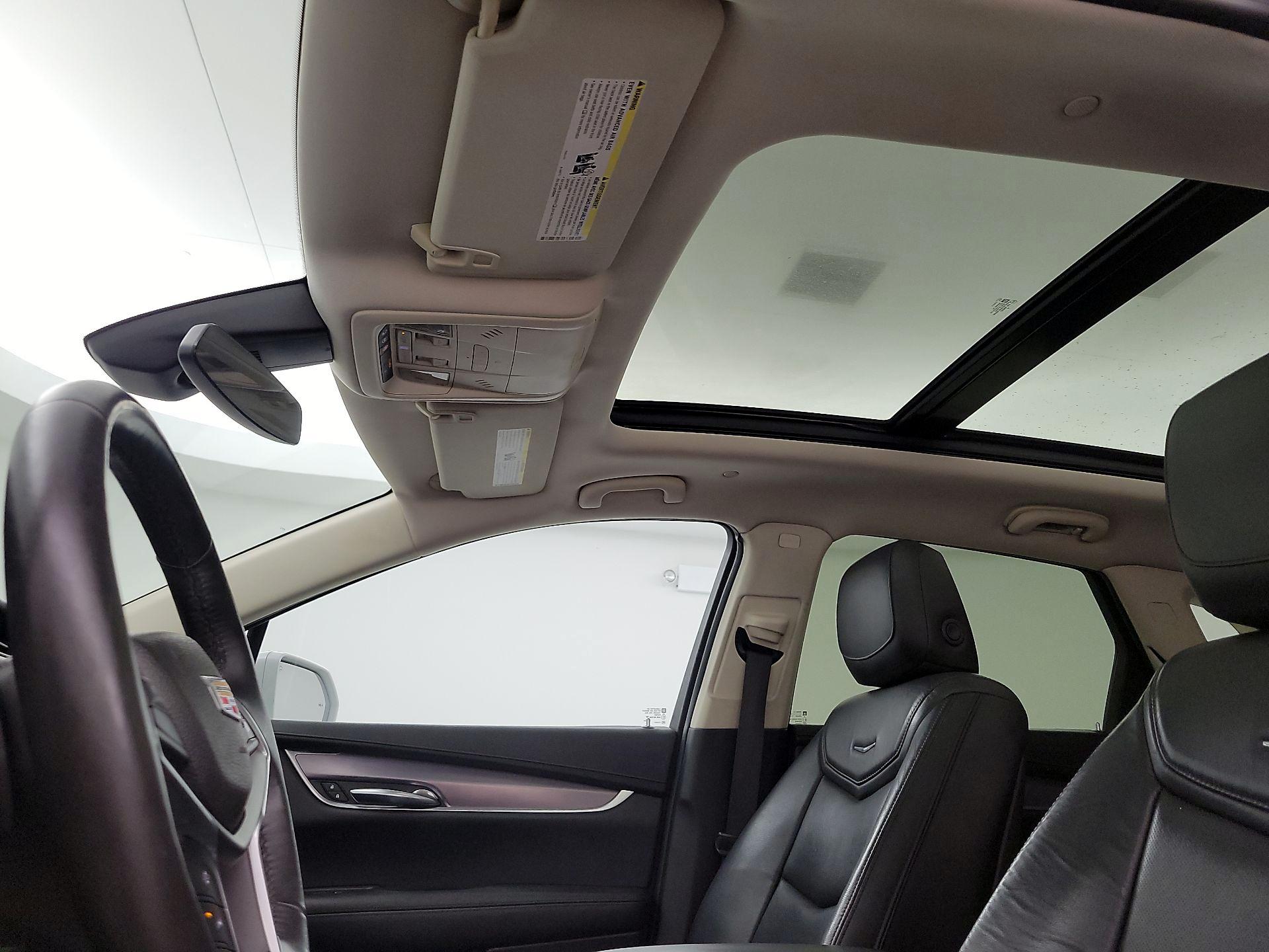 Thumbnail: 2017 Cadillac XT5 - 19