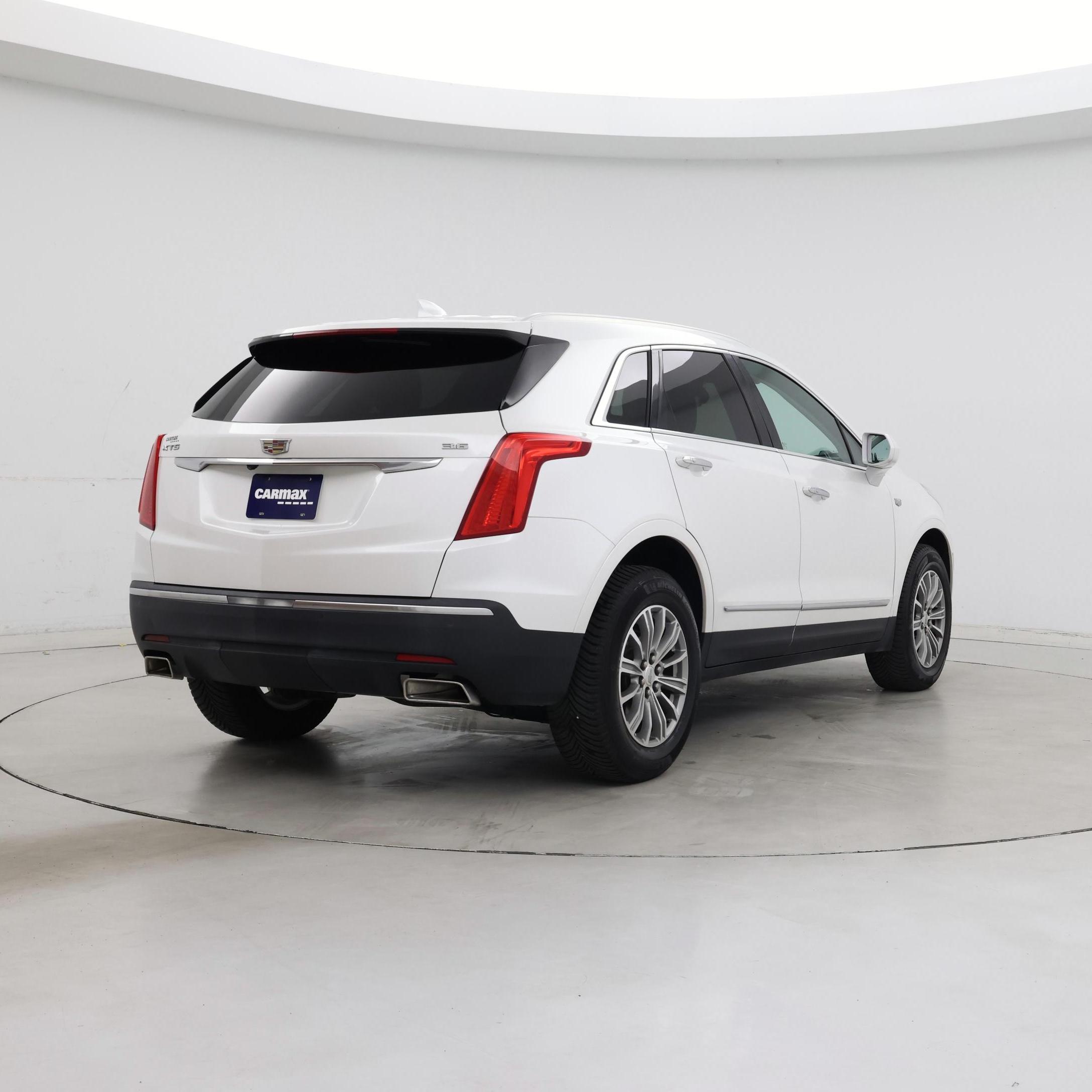 Thumbnail: 2017 Cadillac XT5 - 8