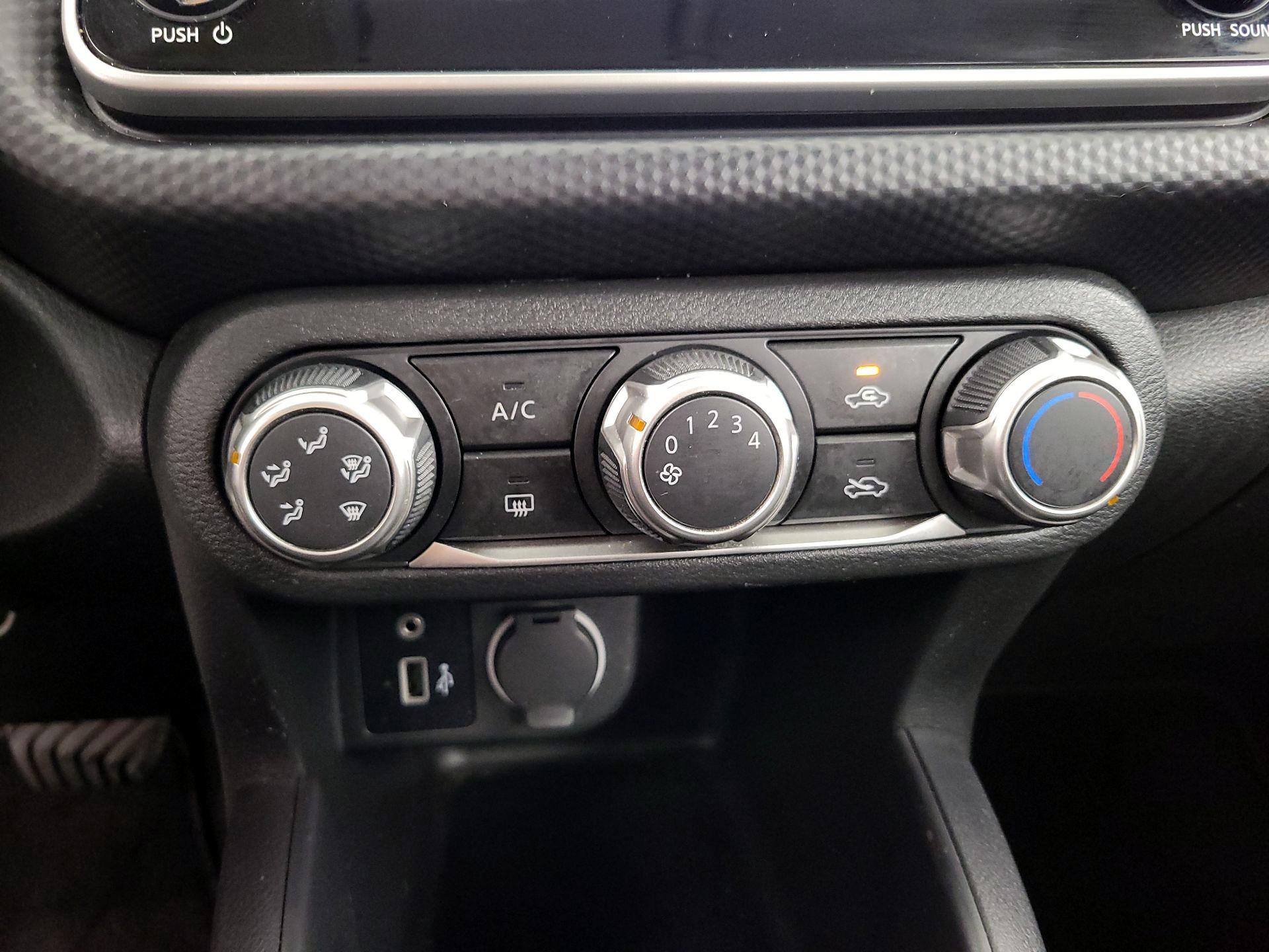 Thumbnail: 2023 Nissan Kicks - 16