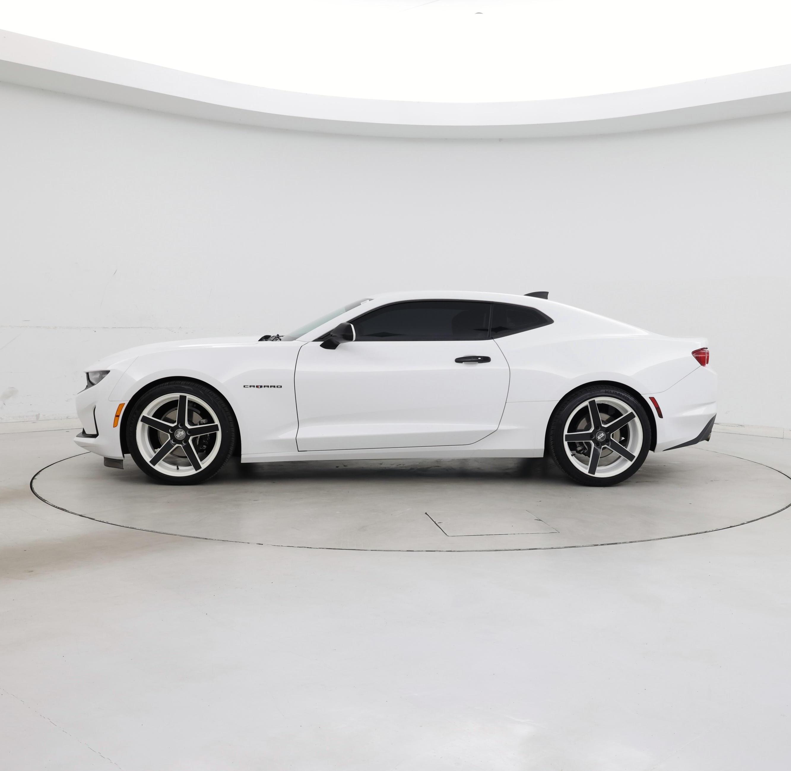 Thumbnail: 2019 Chevrolet Camaro - 3