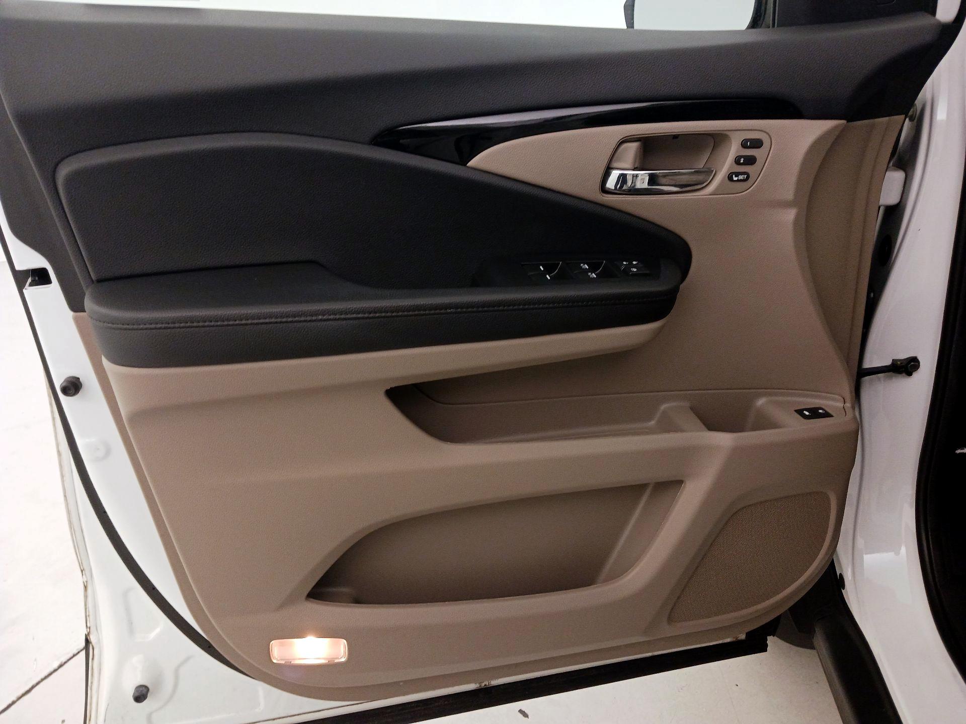 Thumbnail: 2022 Honda Pilot - 12