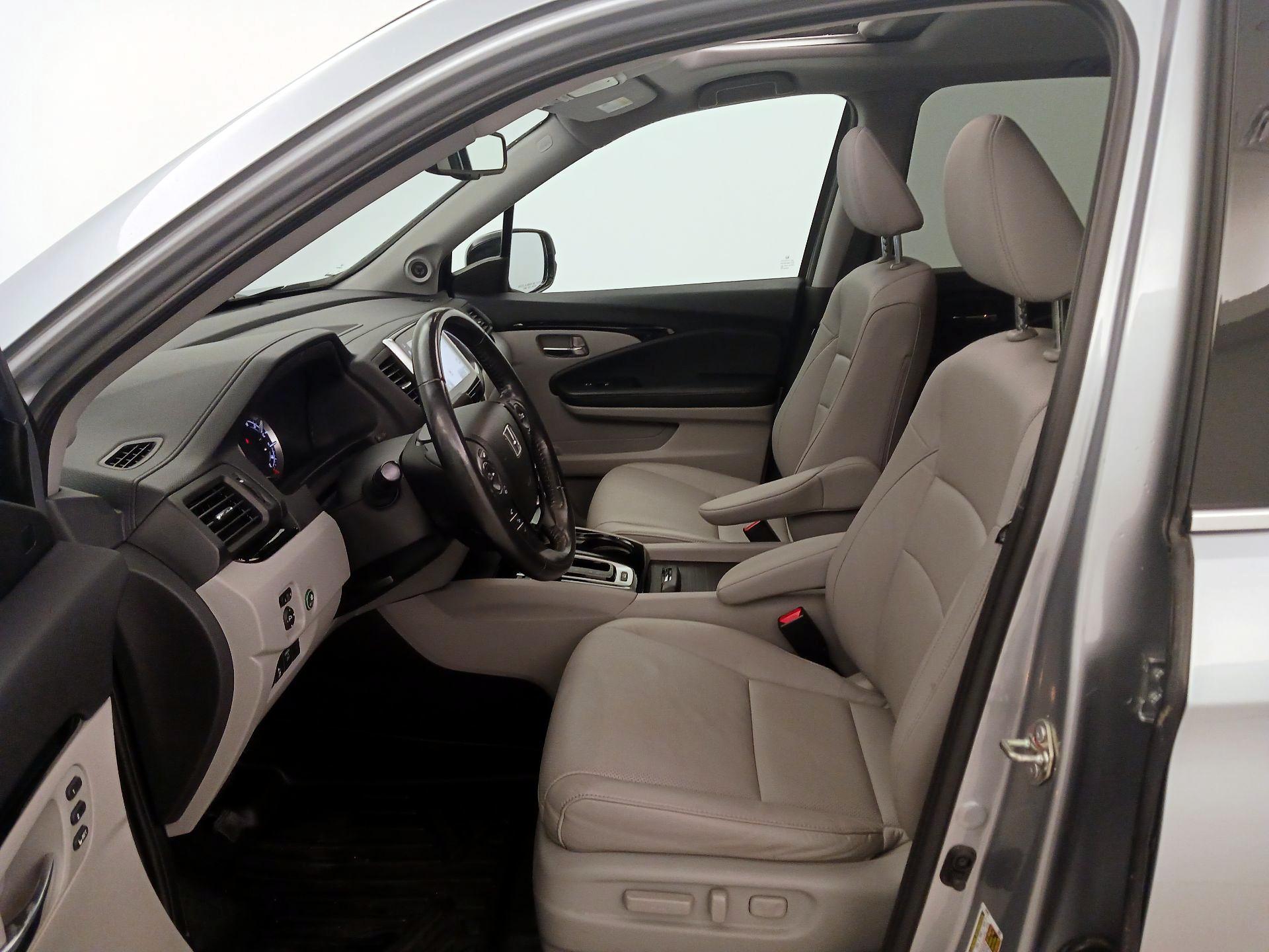 Thumbnail: 2019 Honda Ridgeline - 11