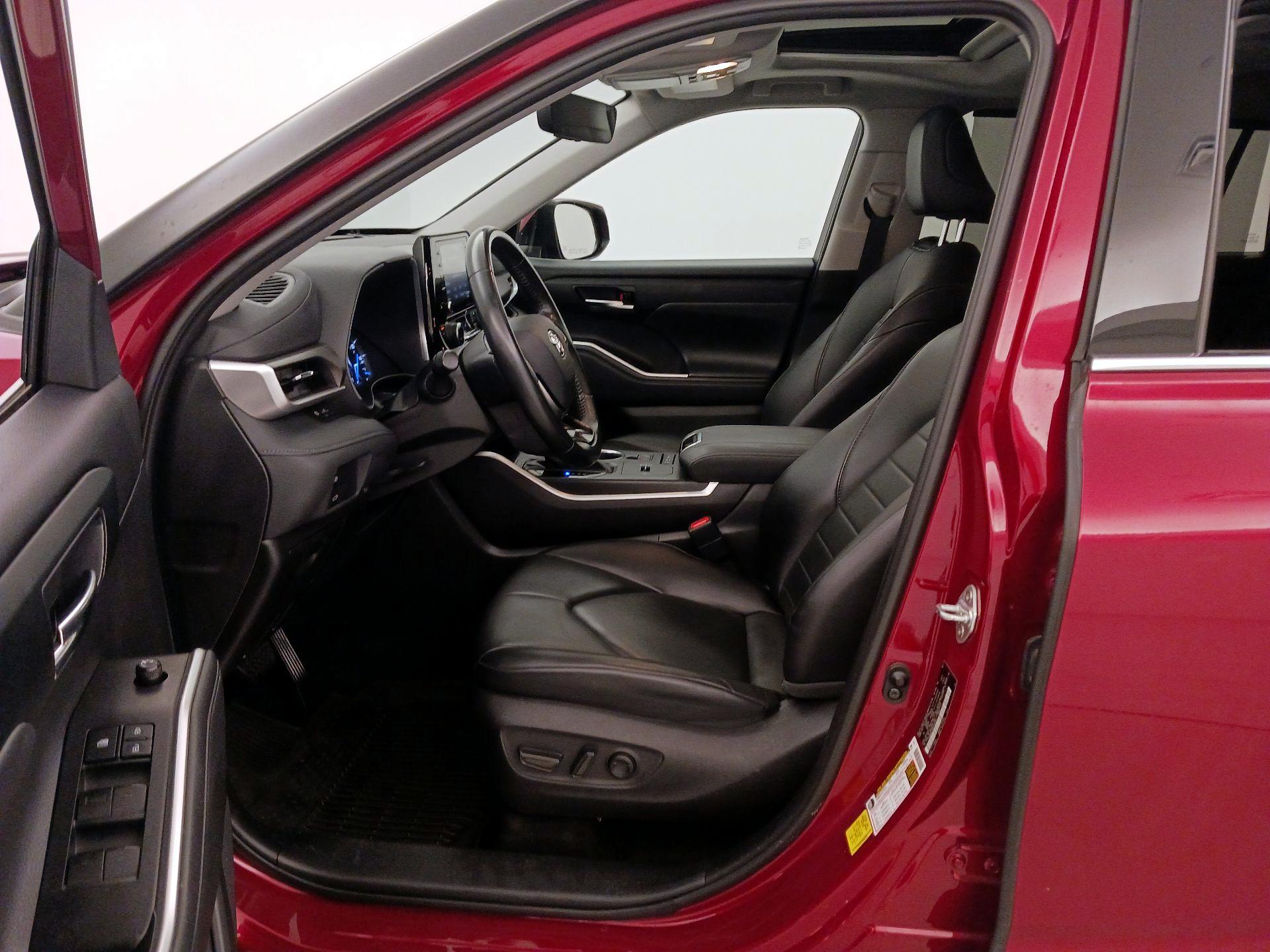 Thumbnail: 2021 Toyota Highlander - 11