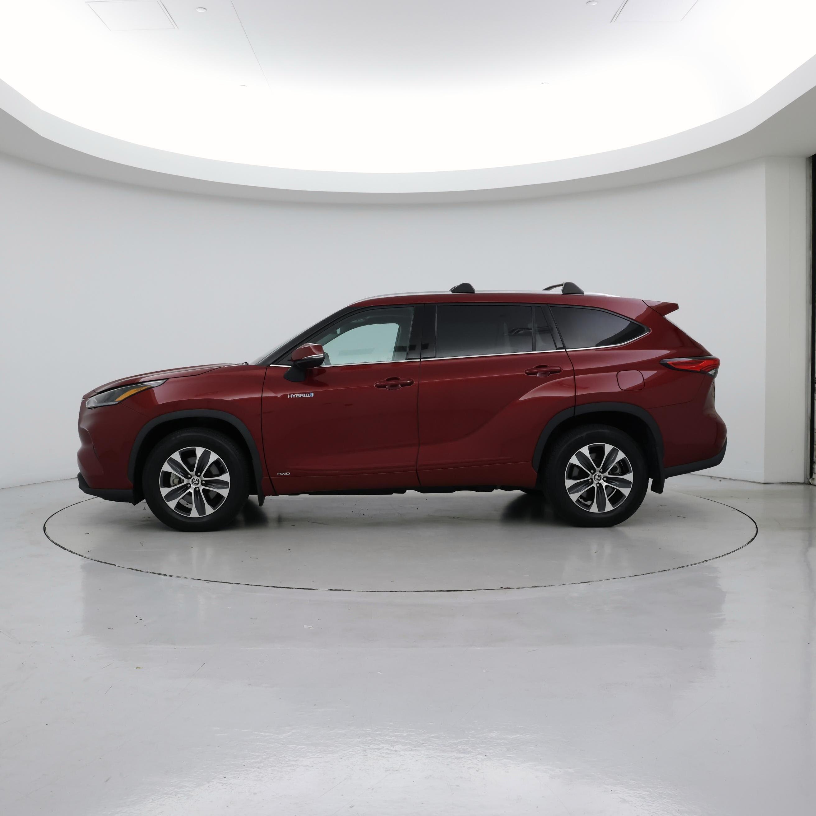 Thumbnail: 2021 Toyota Highlander - 3
