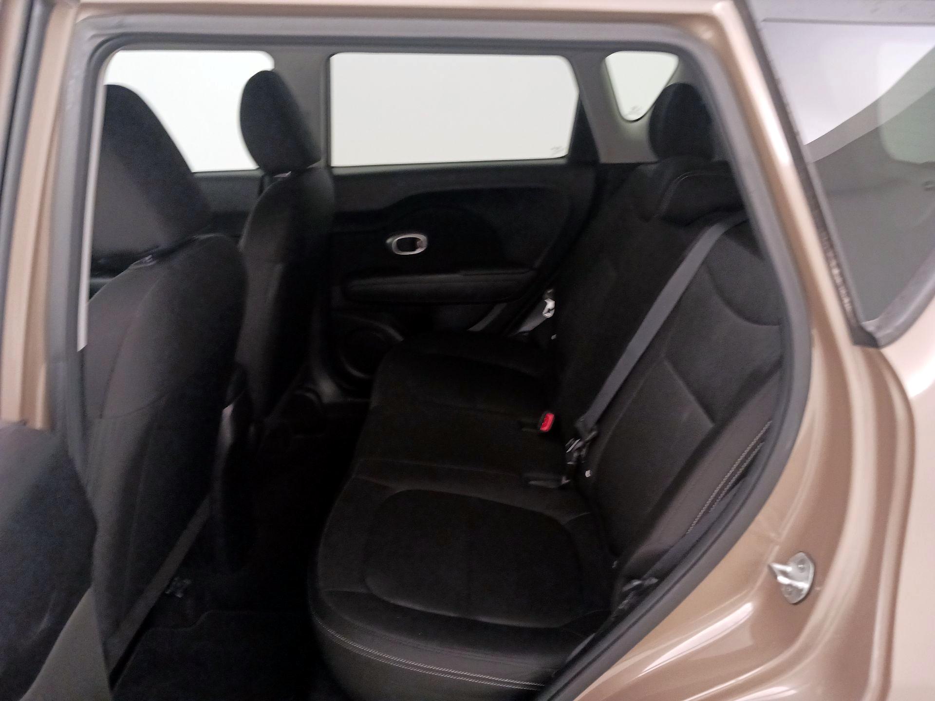 Thumbnail: 2016 Kia Soul - 18