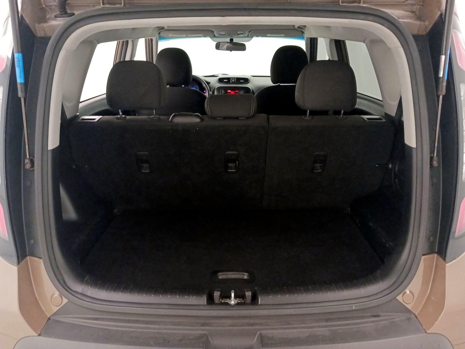 Thumbnail: 2016 Kia Soul - 19