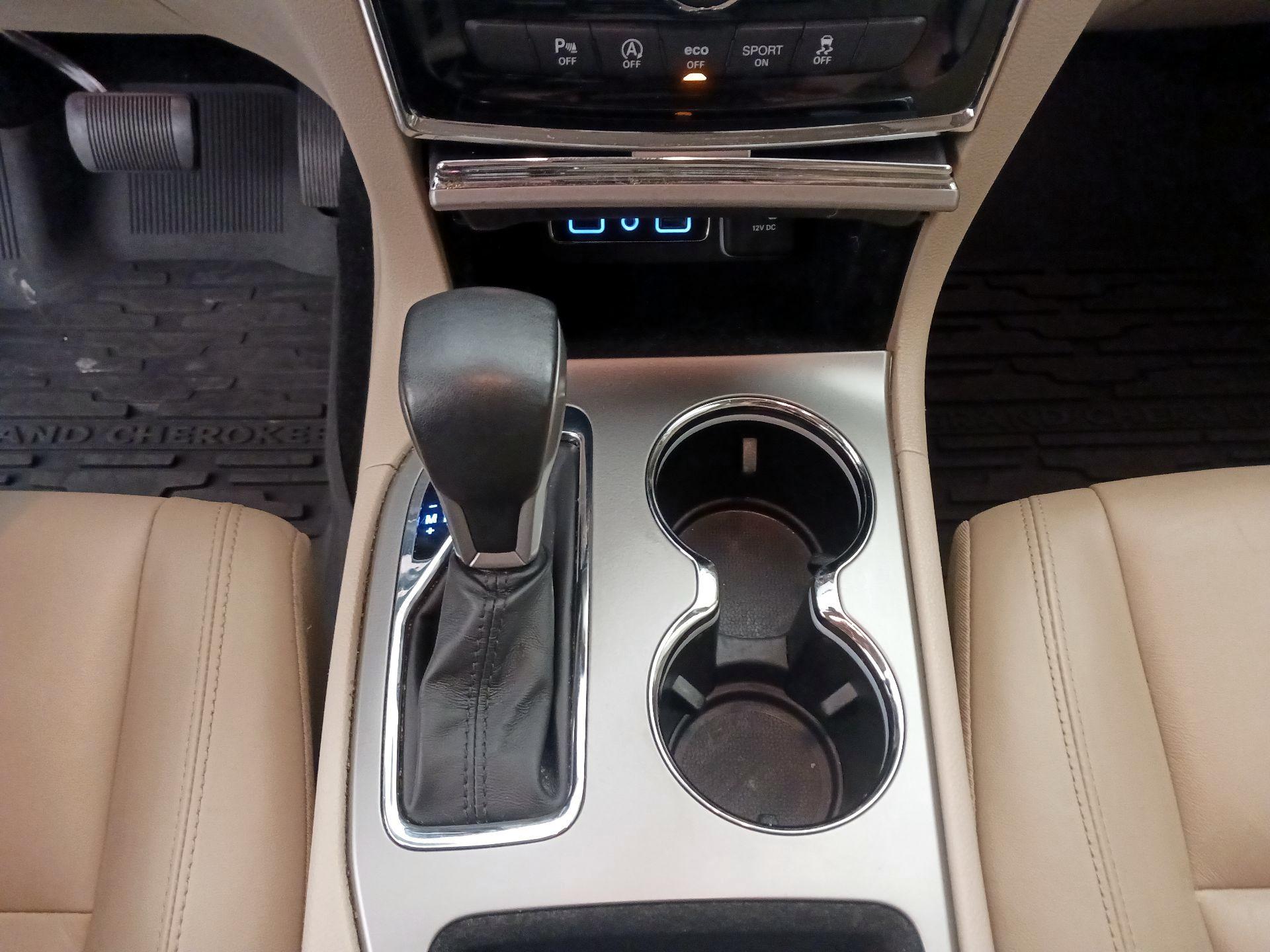 Thumbnail: 2021 Jeep Grand Cherokee - 18