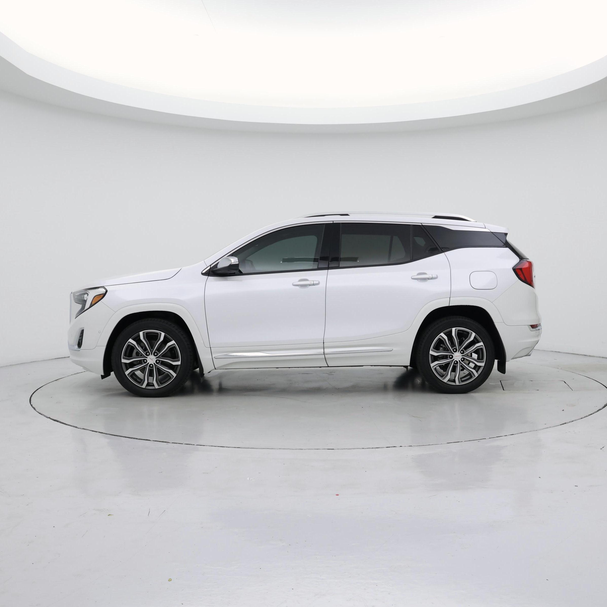 Thumbnail: 2020 GMC Terrain - 3