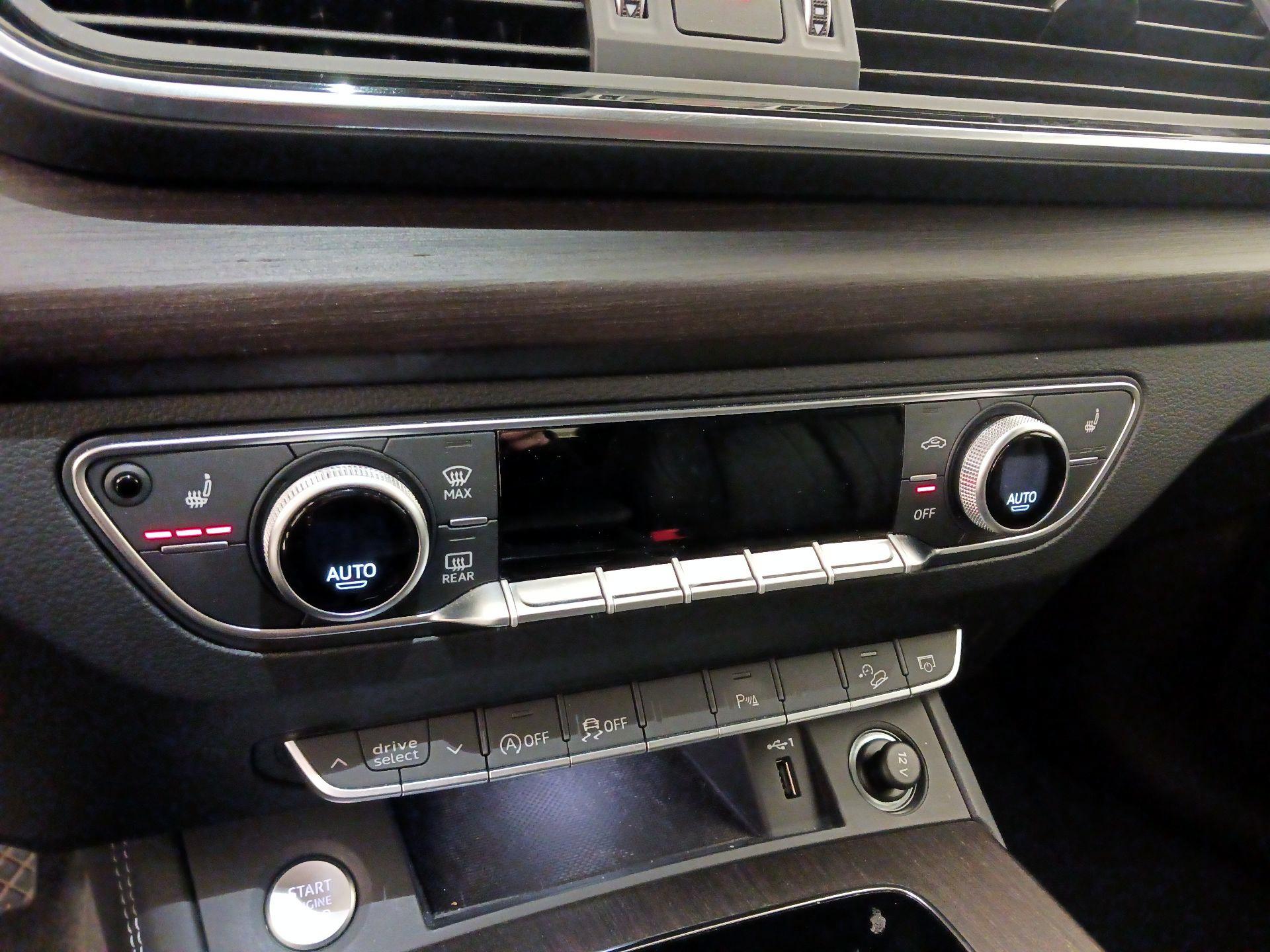 Thumbnail: 2023 Audi Q5 - 16