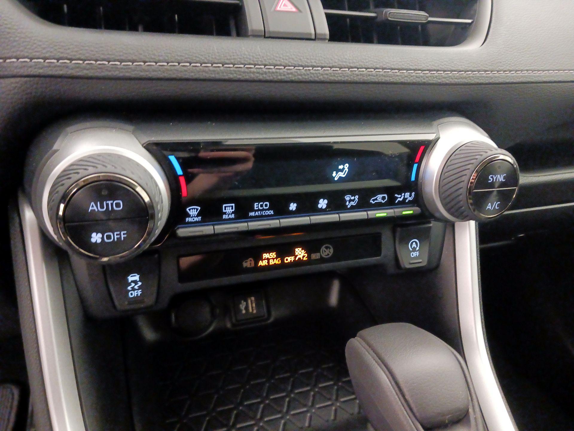 Thumbnail: 2023 Toyota RAV4 - 16