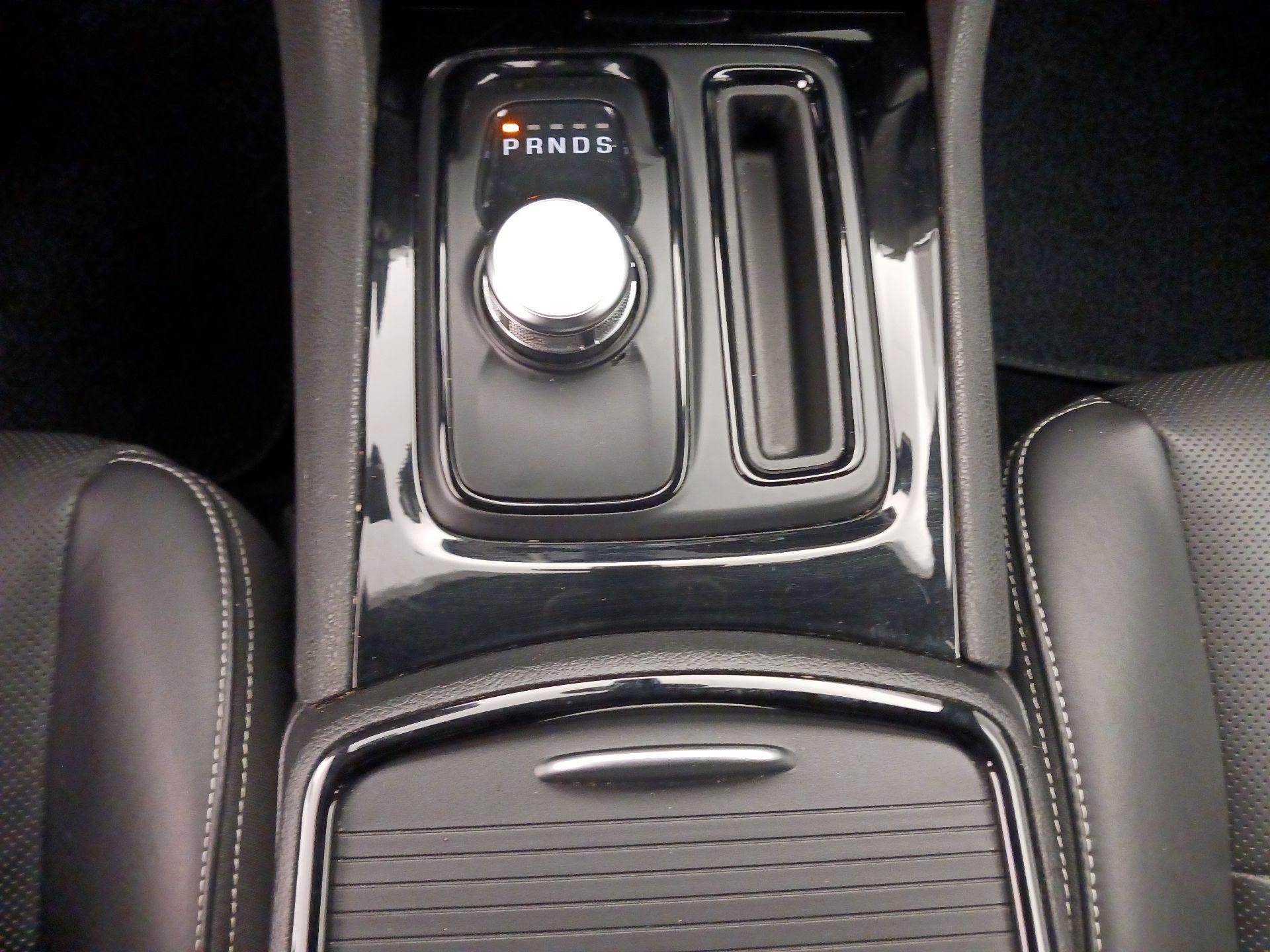 Thumbnail: 2023 Chrysler 300 - 18