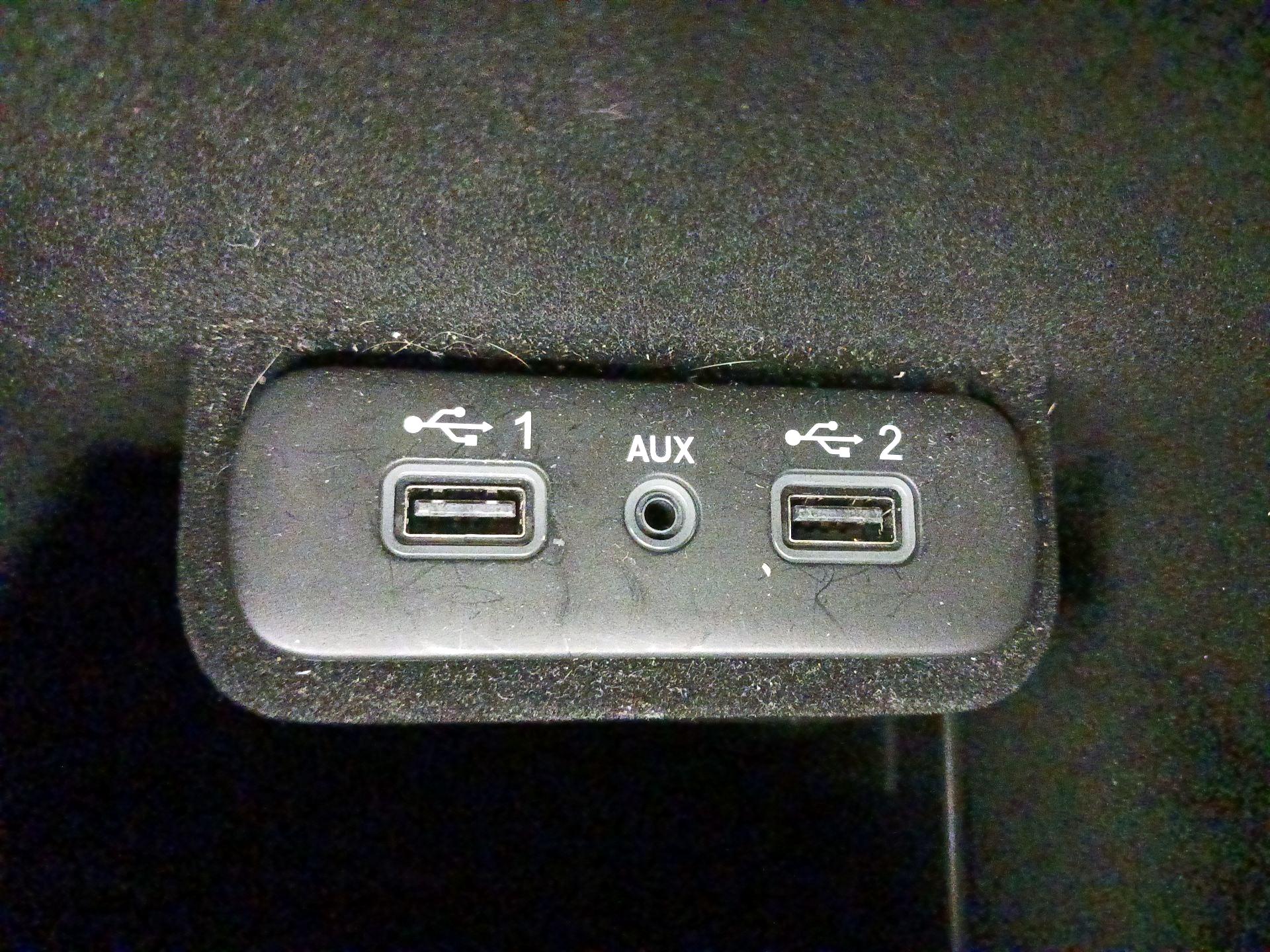 Thumbnail: 2023 Chrysler 300 - 19