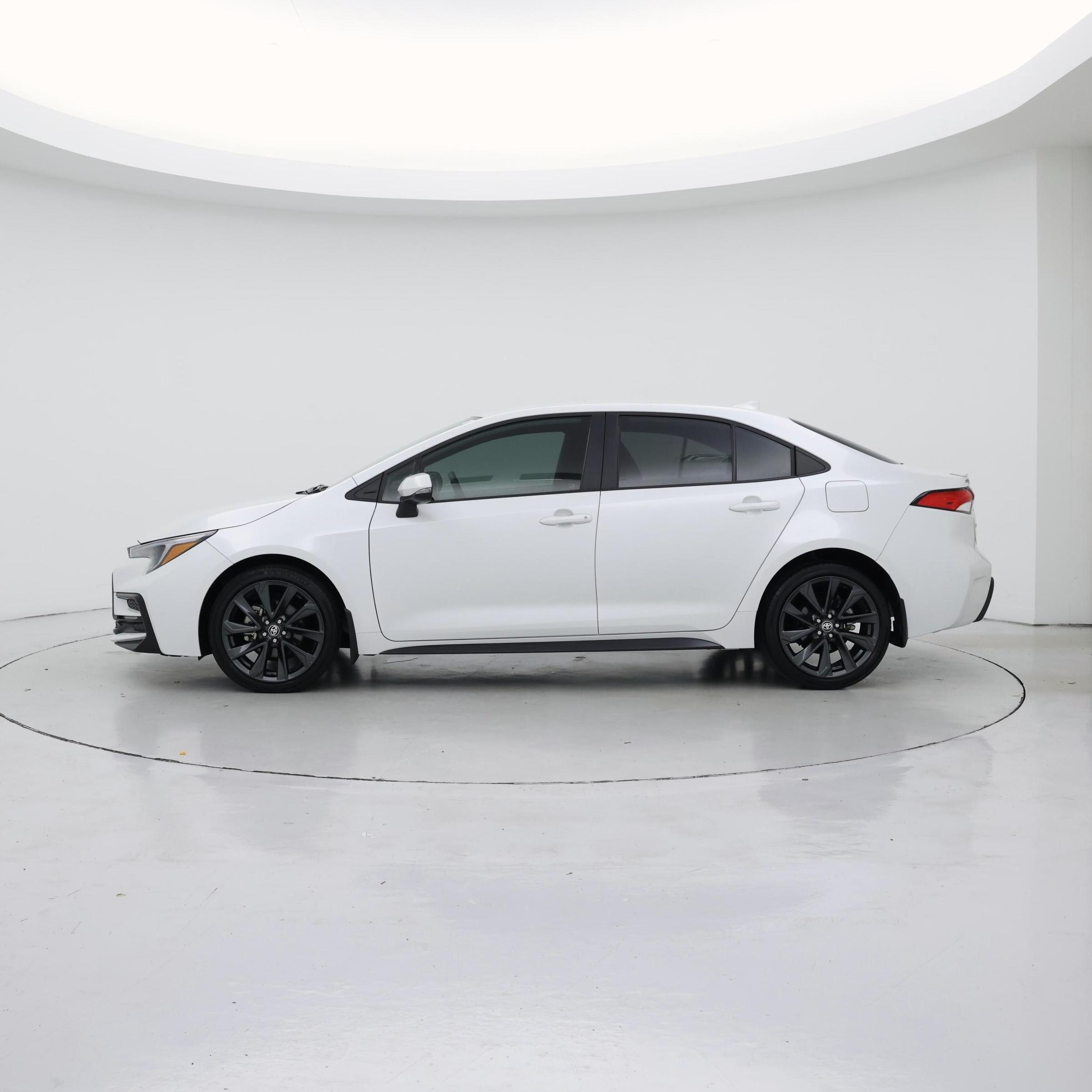 Thumbnail: 2024 Toyota Corolla - 3