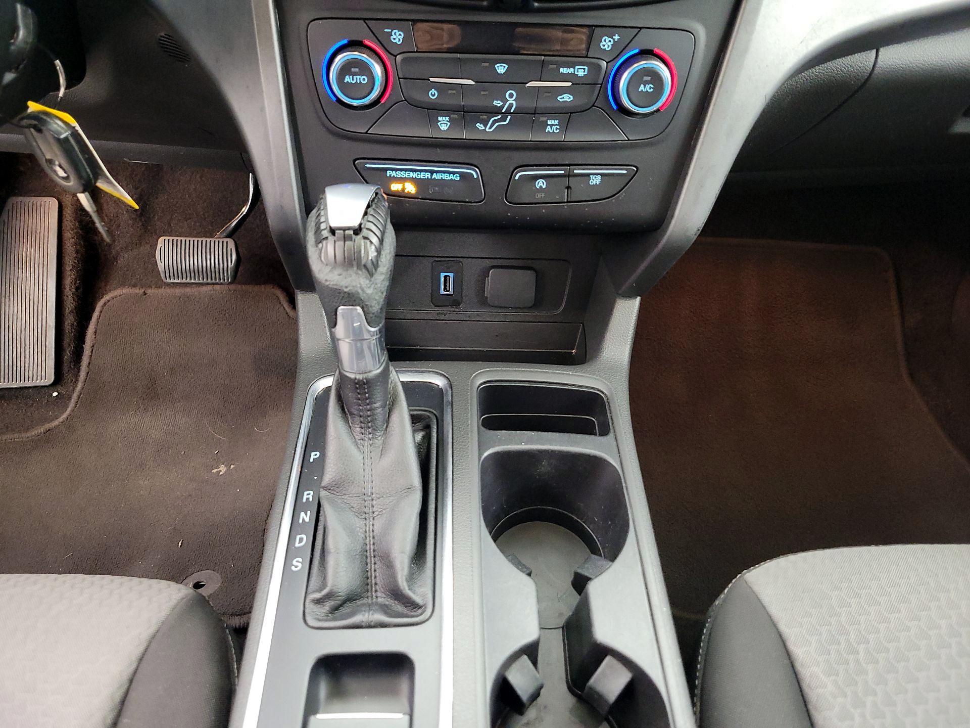 Thumbnail: 2017 Ford Escape - 17