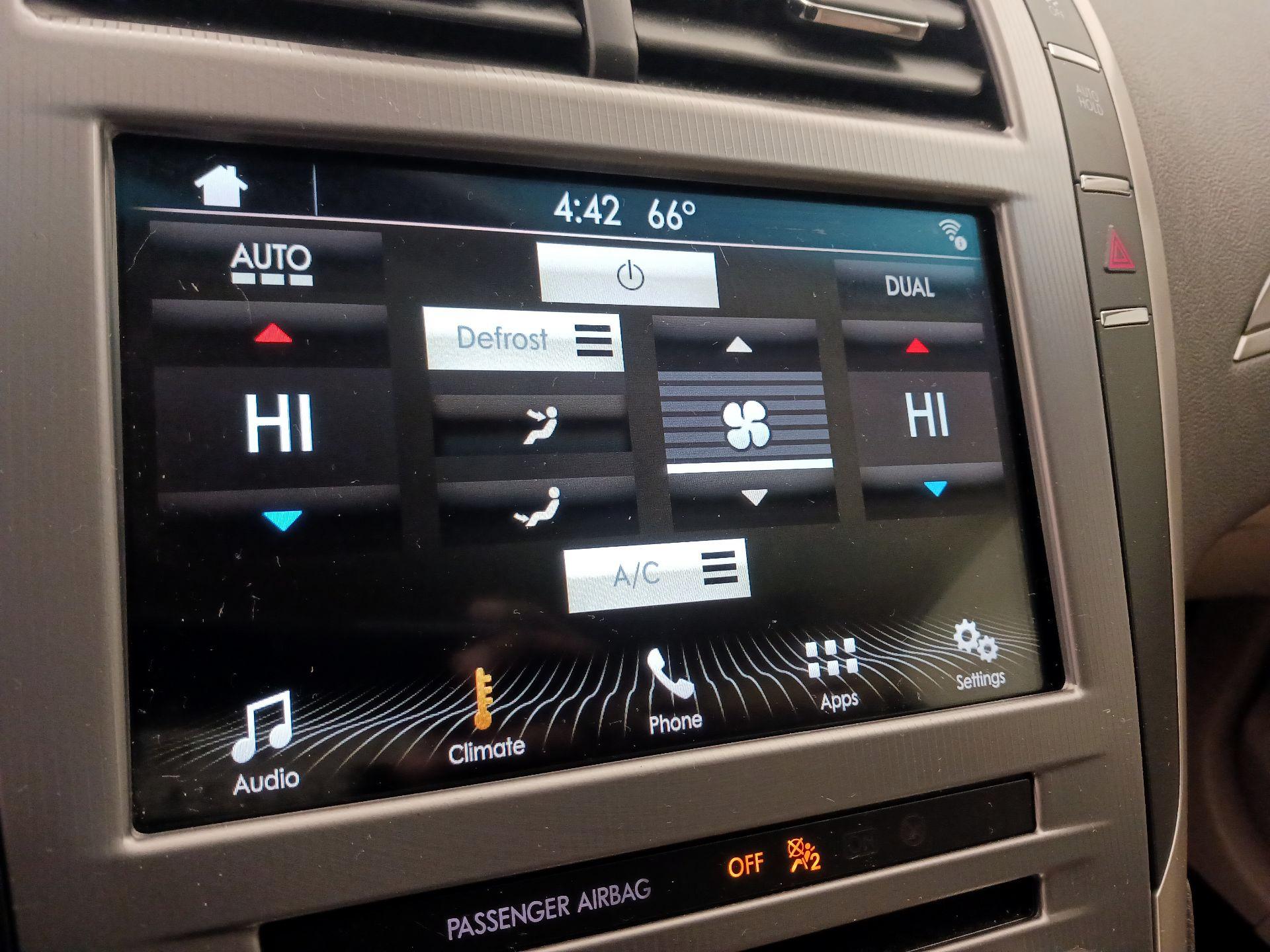 Thumbnail: 2018 Lincoln MKZ - 16