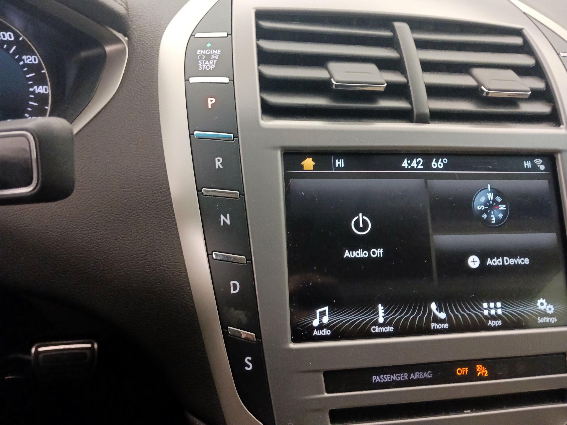 Thumbnail: 2018 Lincoln MKZ - 17