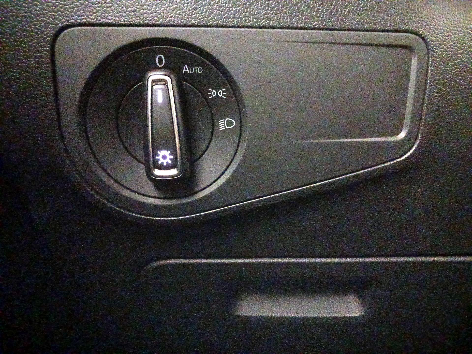 Thumbnail: 2019 Volkswagen Tiguan - 13