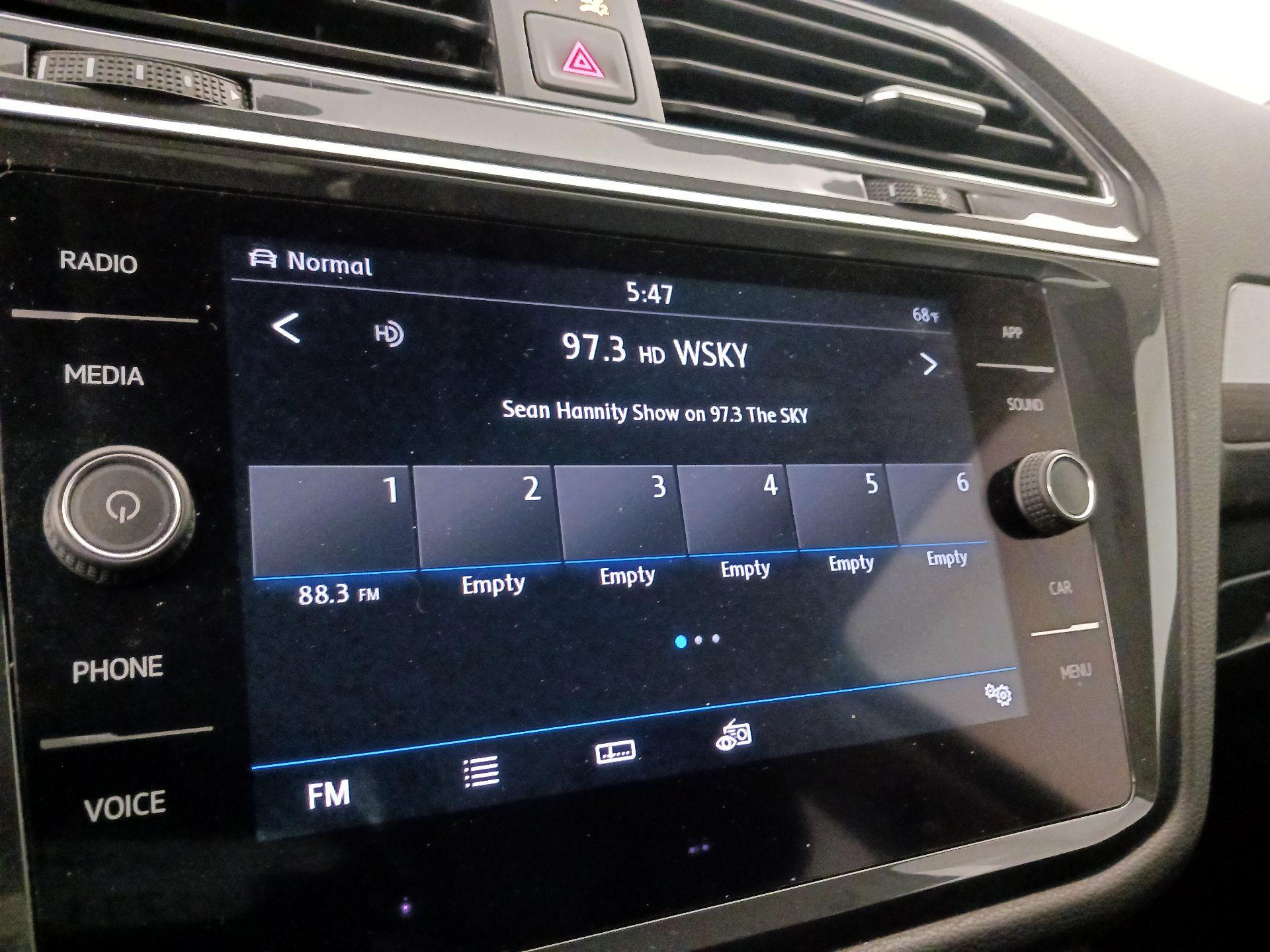 Thumbnail: 2019 Volkswagen Tiguan - 15