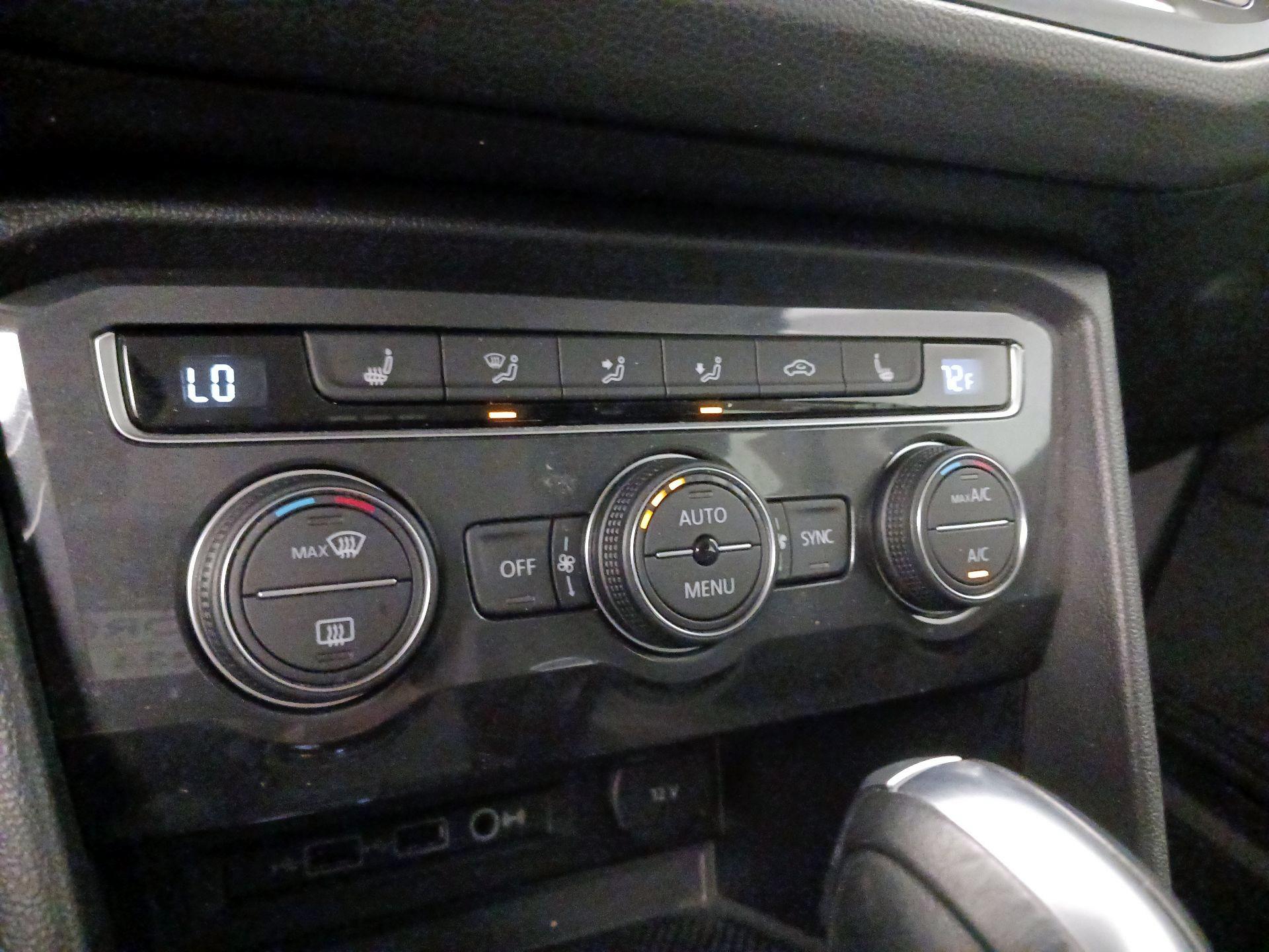 Thumbnail: 2019 Volkswagen Tiguan - 16