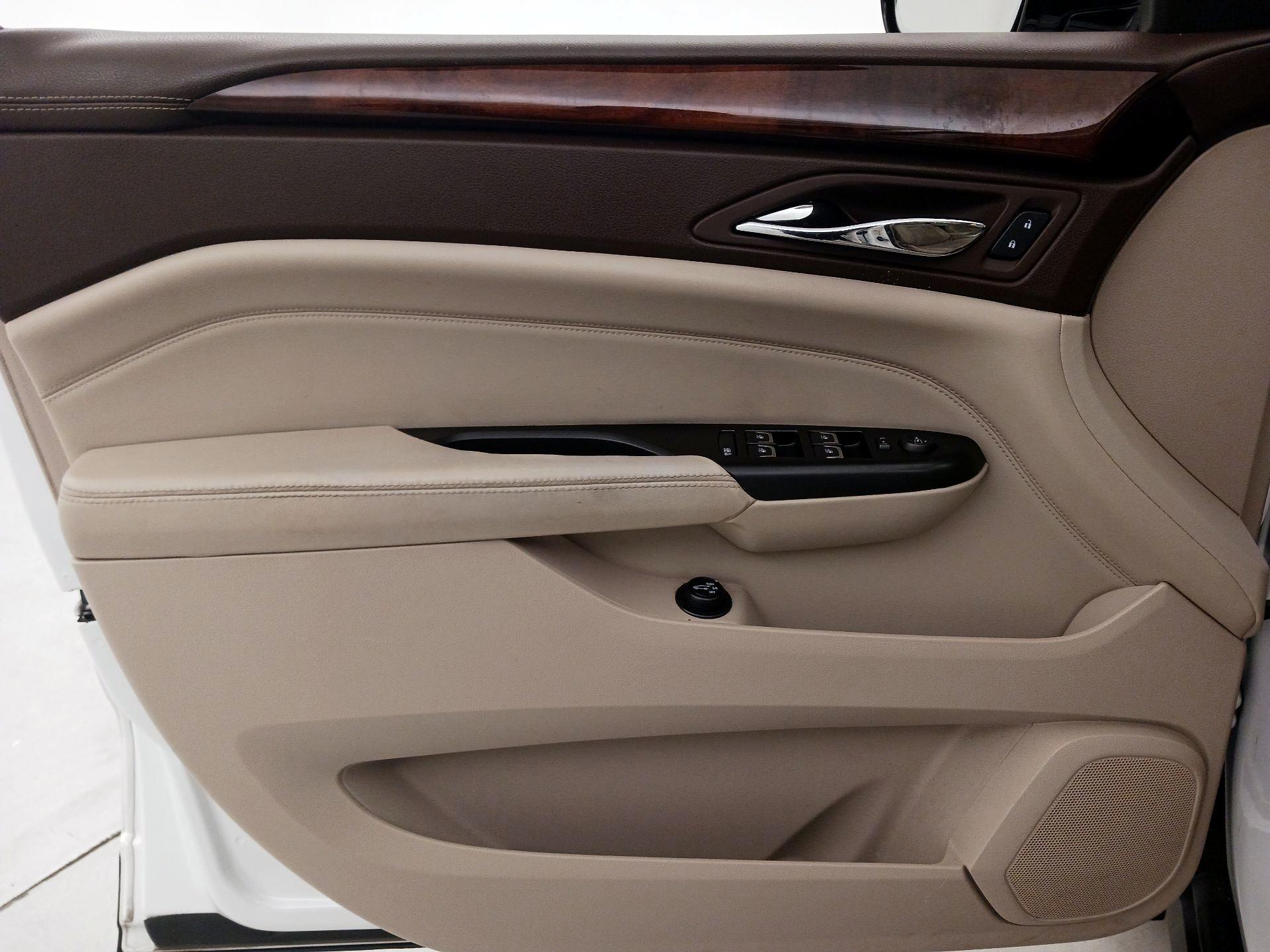 Thumbnail: 2015 Cadillac SRX - 12