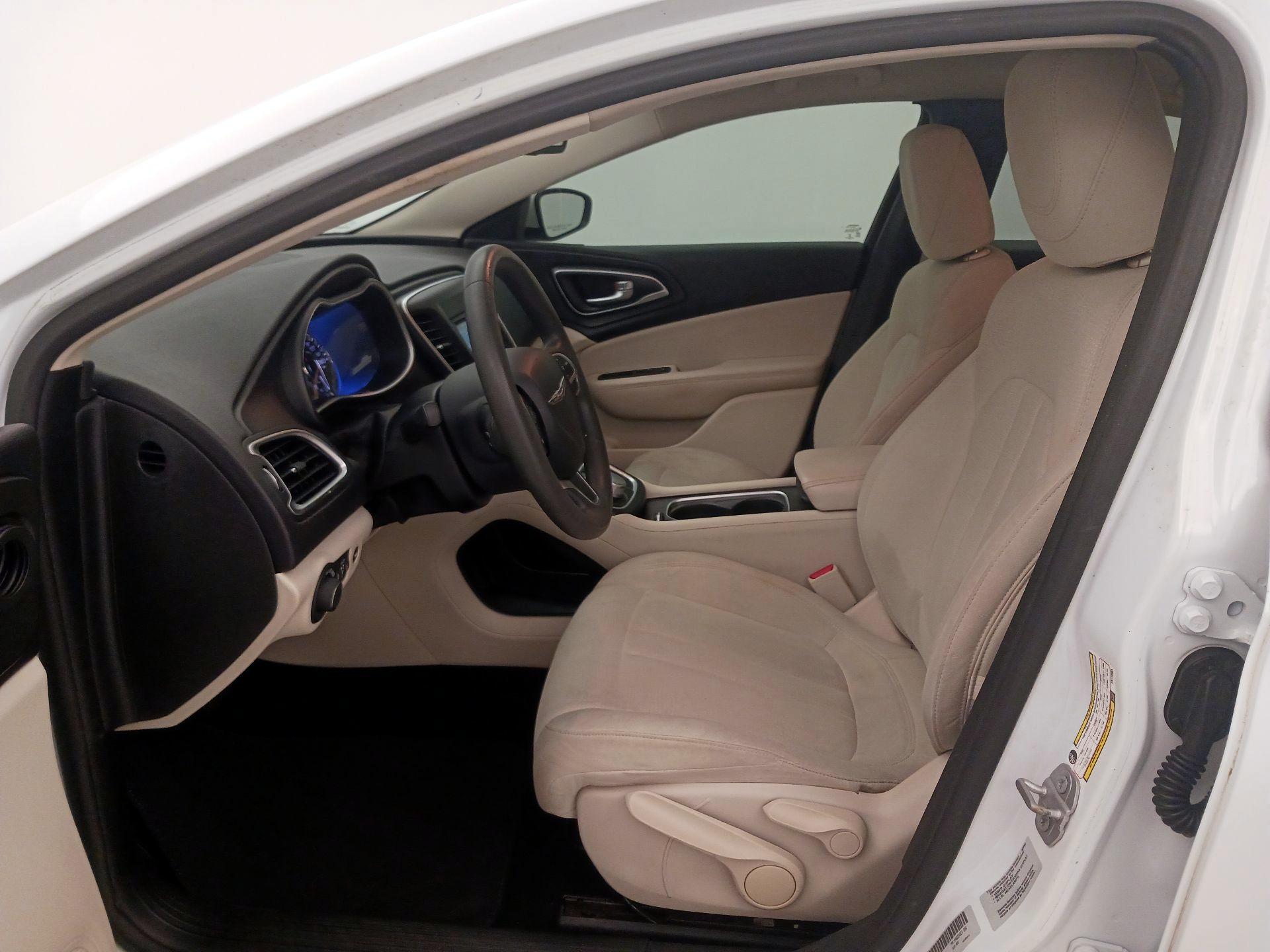 Thumbnail: 2015 Chrysler 200 - 11