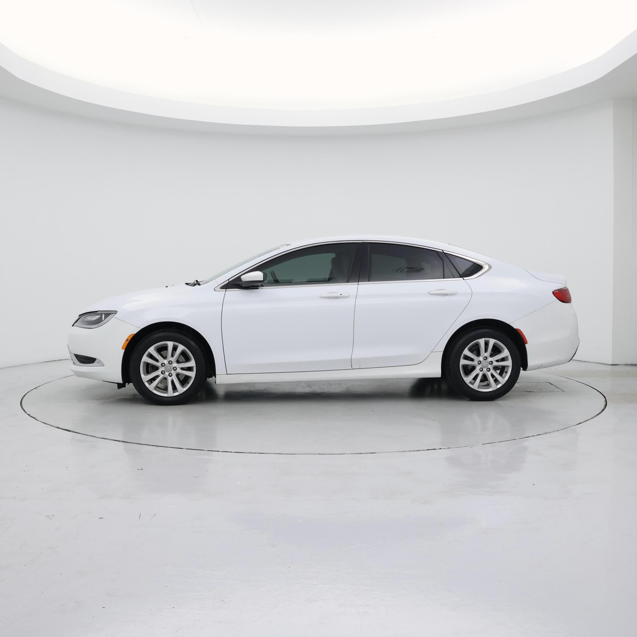 Thumbnail: 2015 Chrysler 200 - 3