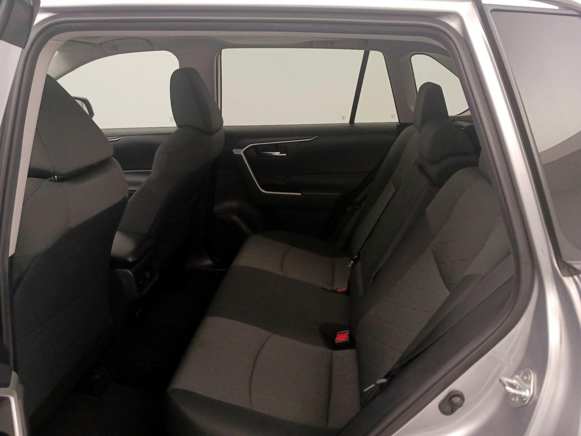 Thumbnail: 2021 Toyota RAV4 - 20