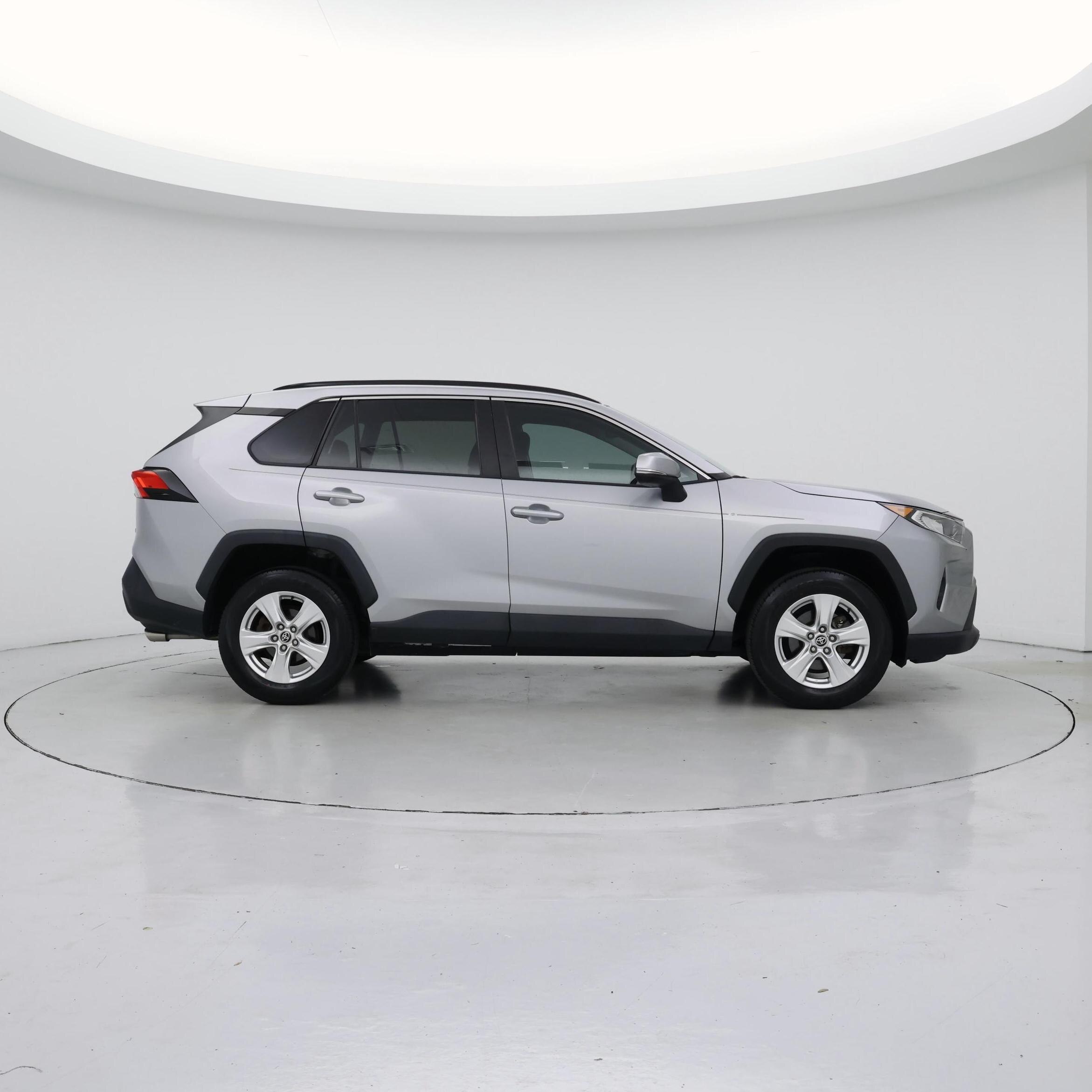 Thumbnail: 2021 Toyota RAV4 - 7