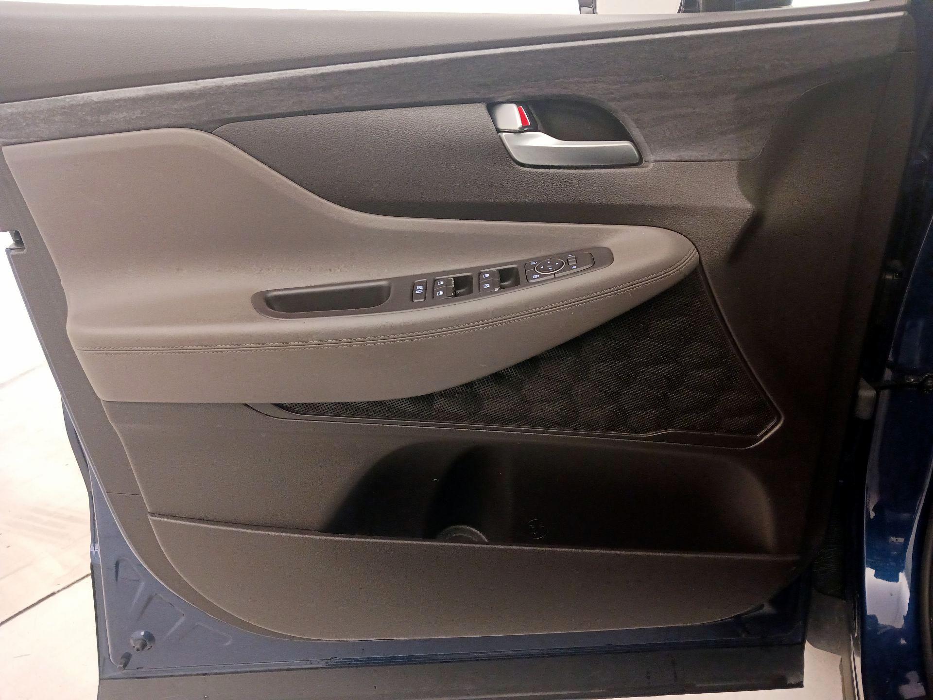 Thumbnail: 2019 Hyundai Santa Fe - 12