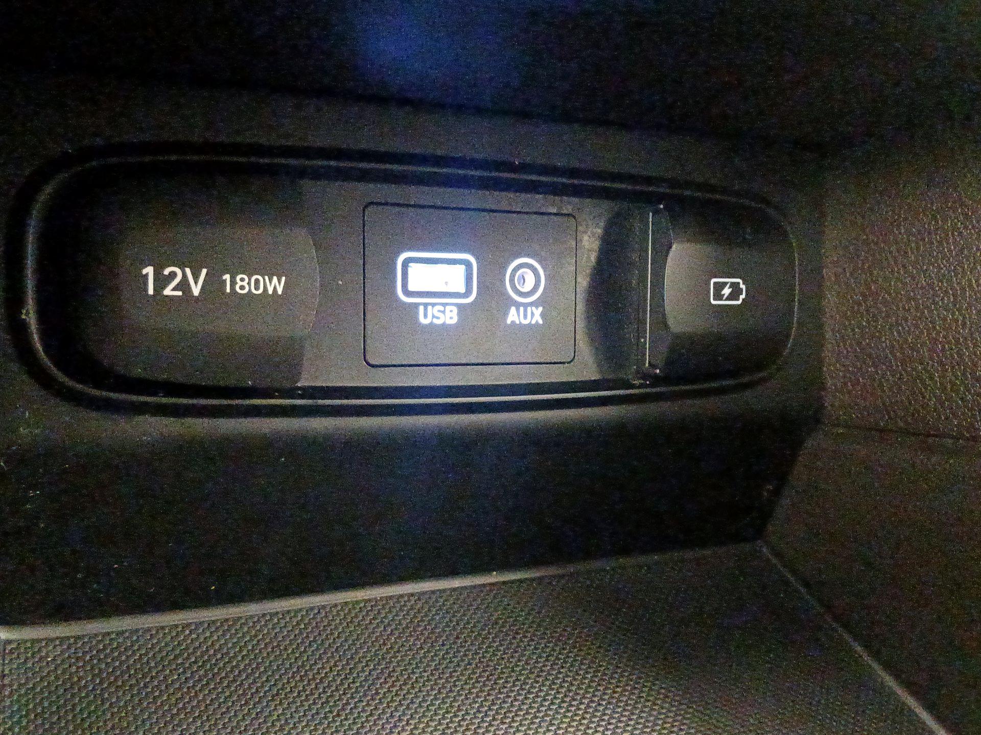 Thumbnail: 2019 Hyundai Santa Fe - 18