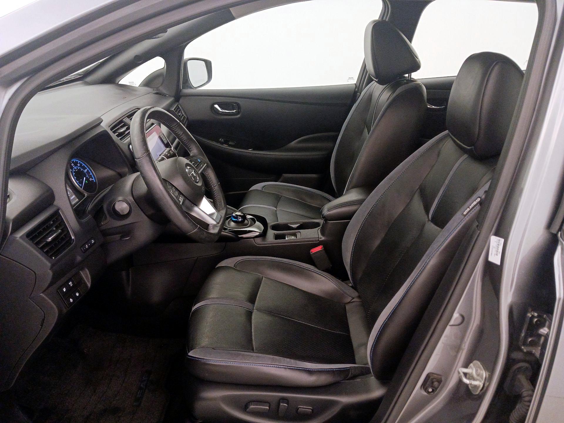 Thumbnail: 2020 Nissan Leaf - 11