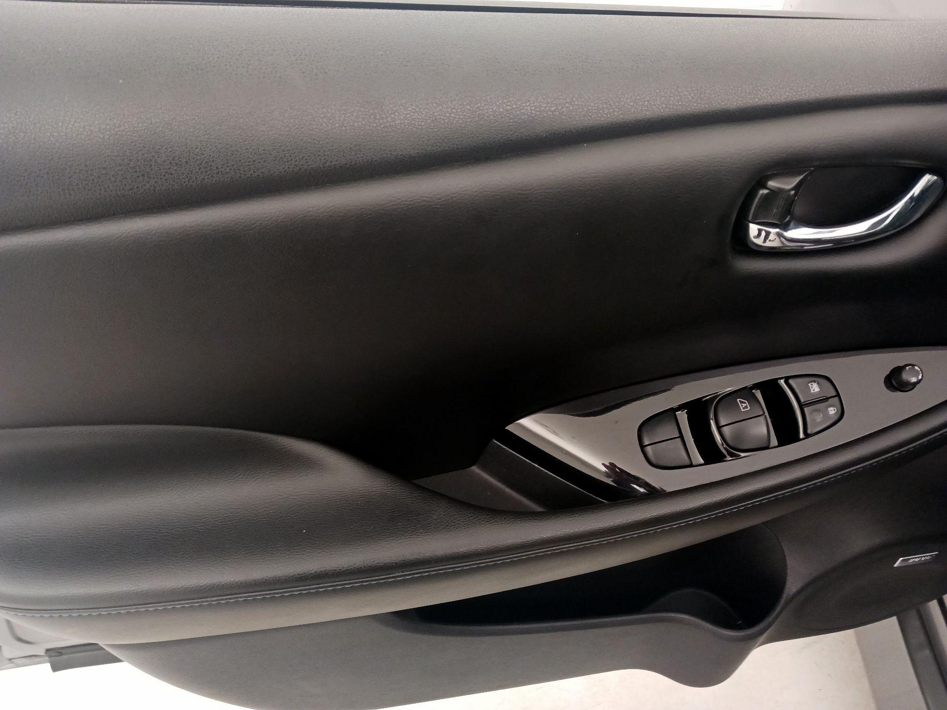 Thumbnail: 2020 Nissan Leaf - 12