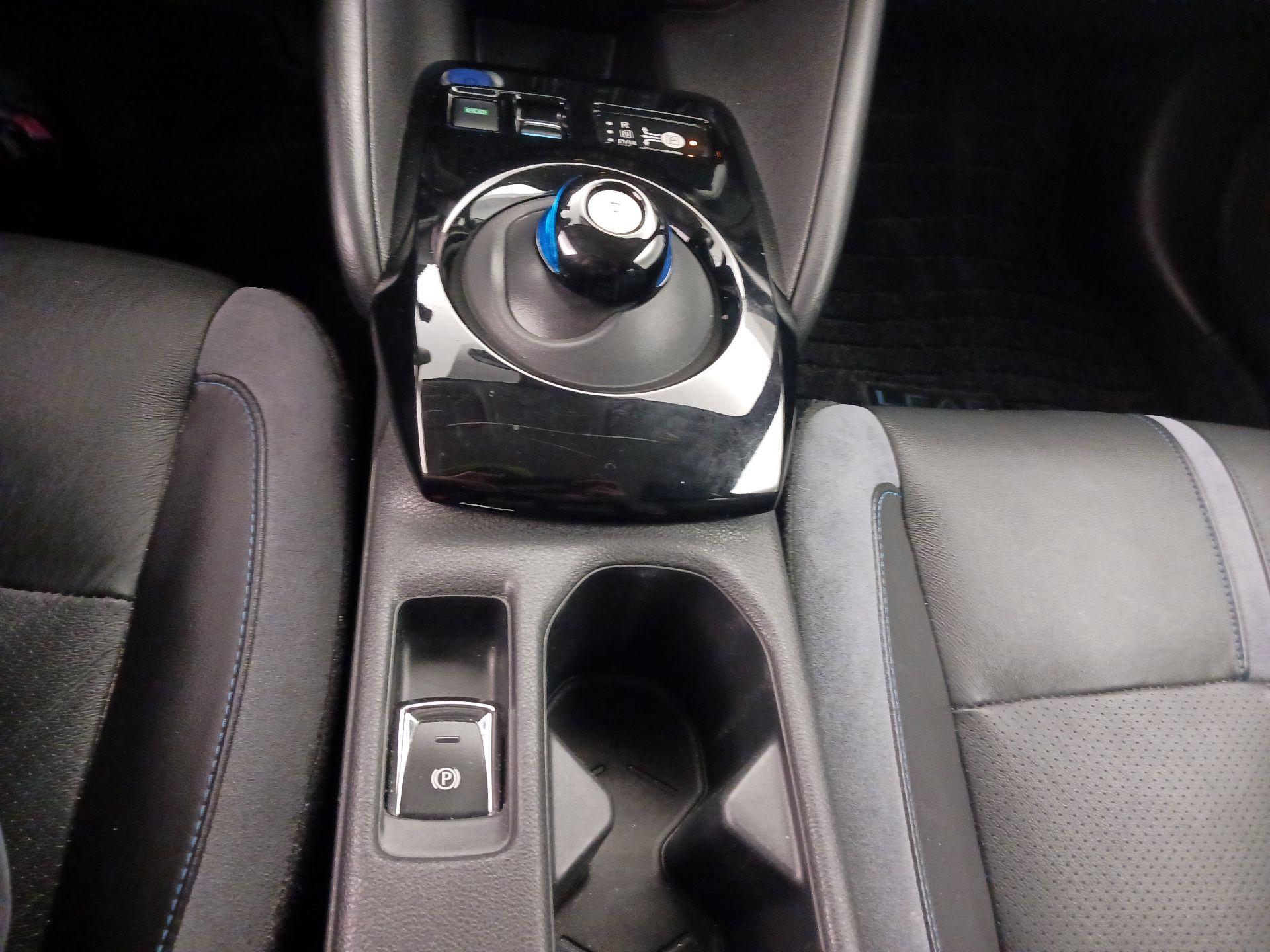 Thumbnail: 2020 Nissan Leaf - 18