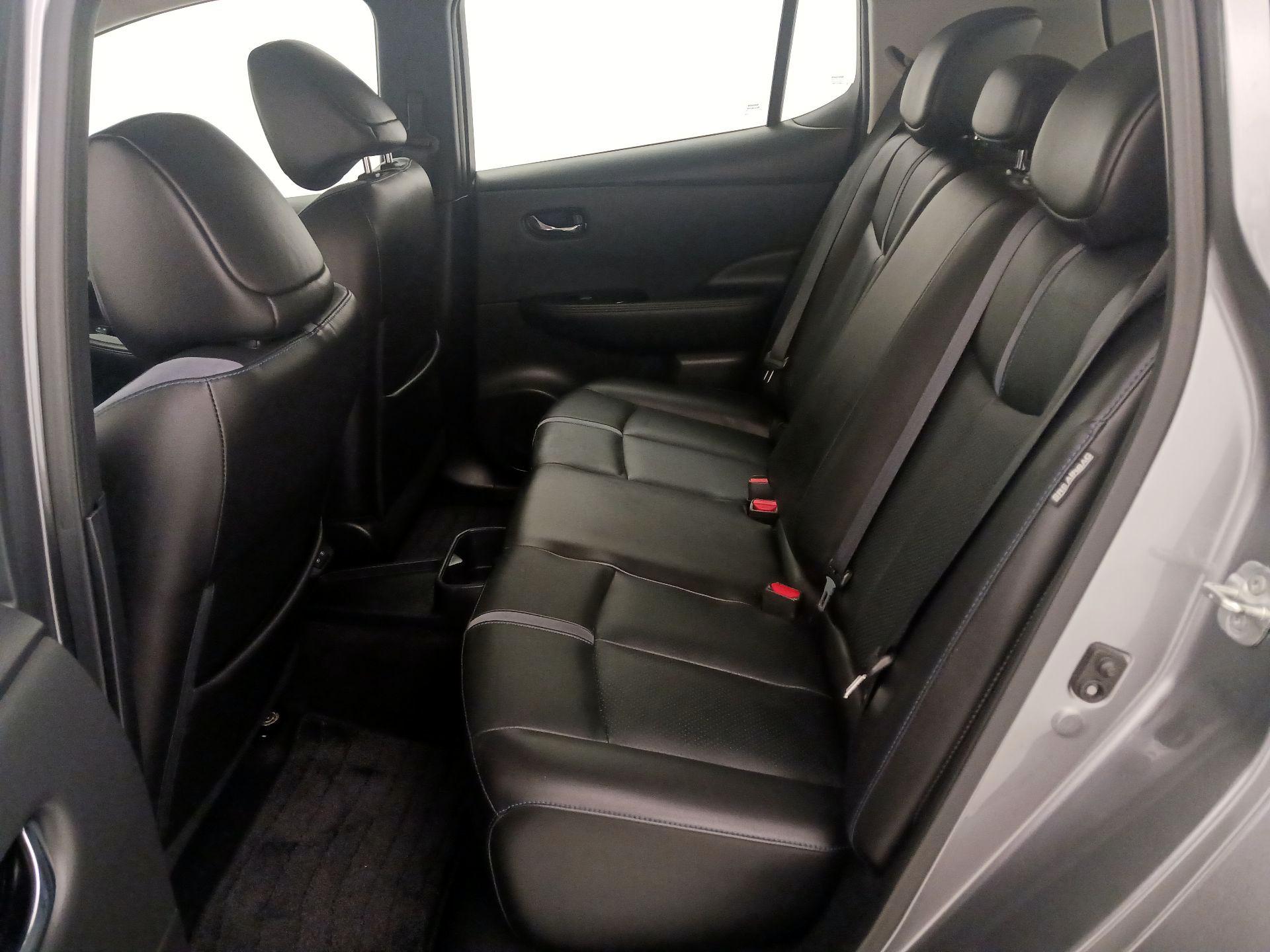 Thumbnail: 2020 Nissan Leaf - 20