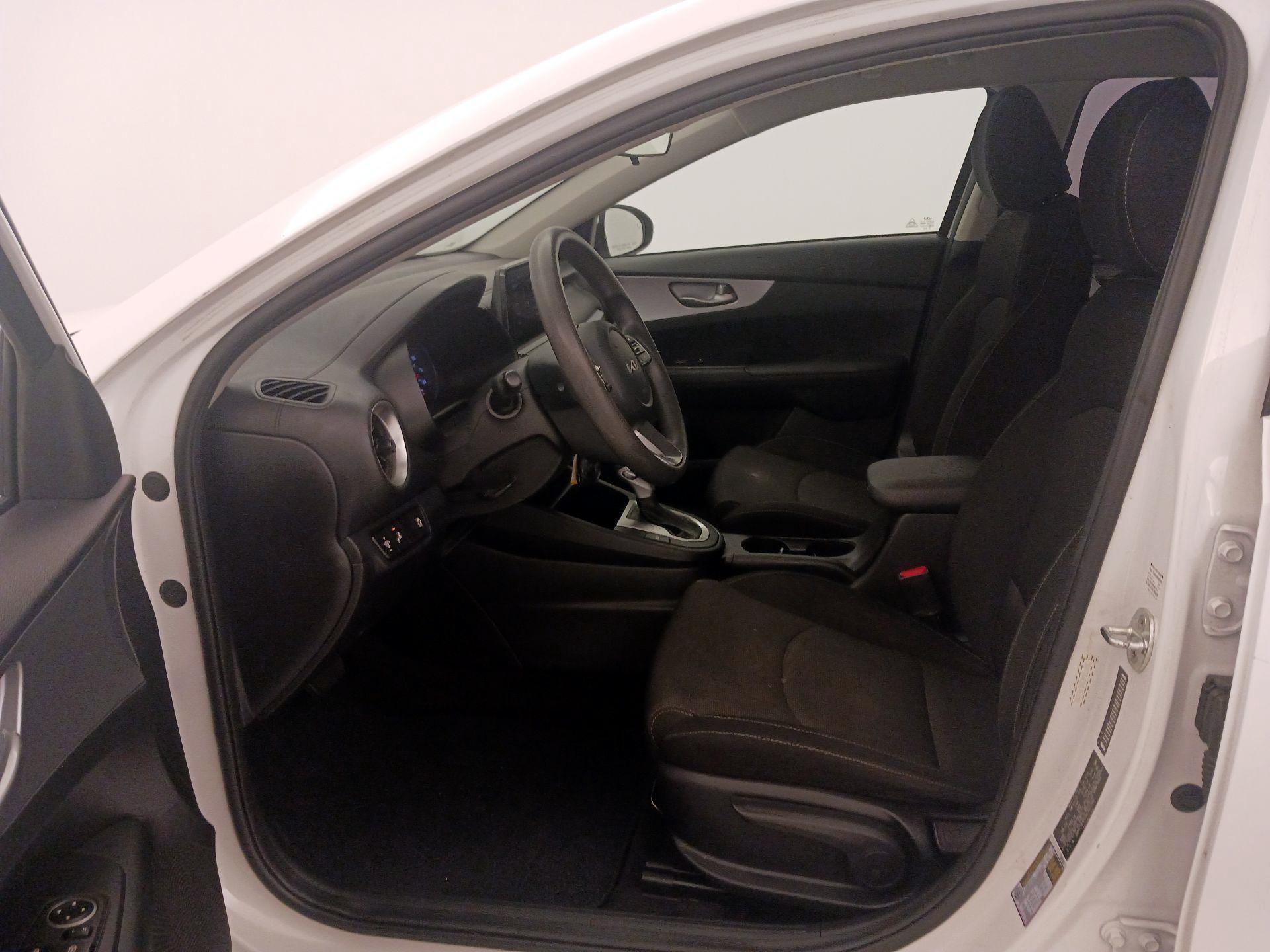 Thumbnail: 2022 Kia Forte - 11