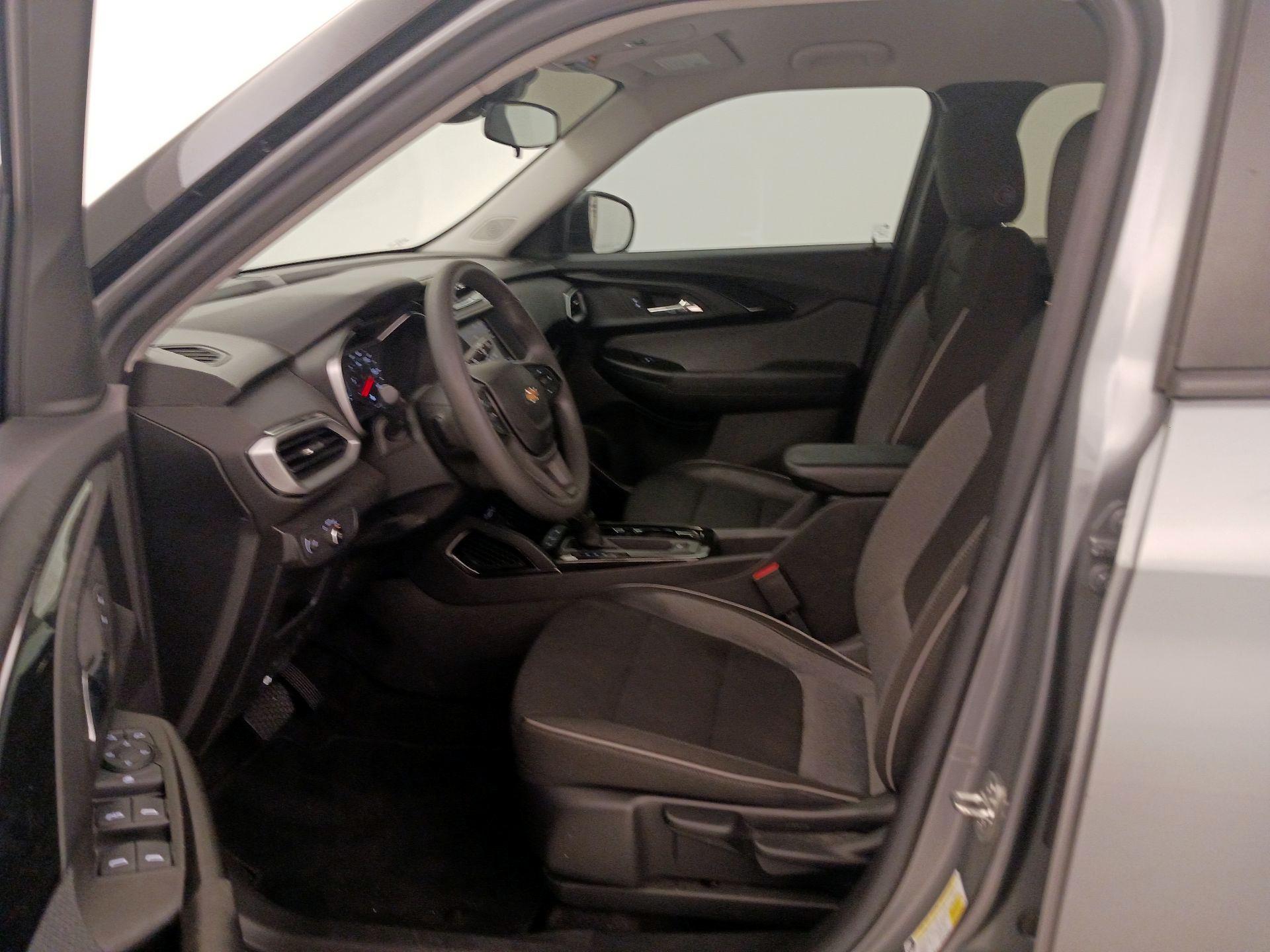 Thumbnail: 2023 Chevrolet TrailBlazer - 11