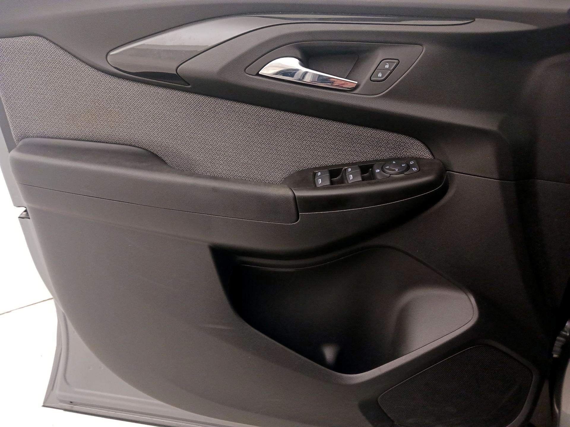 Thumbnail: 2023 Chevrolet TrailBlazer - 12