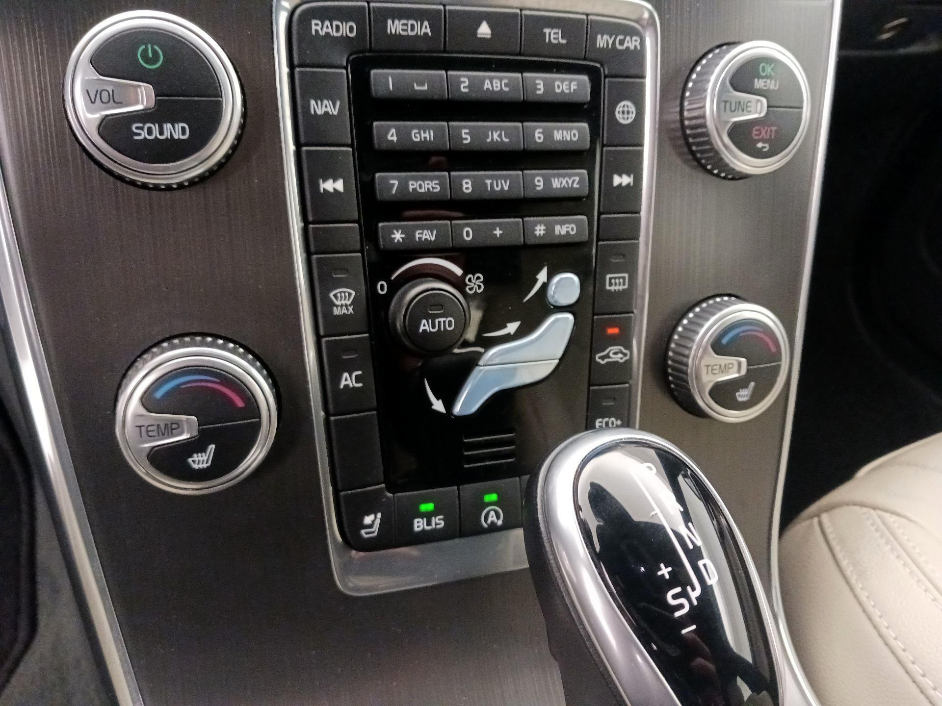 Thumbnail: 2015 Volvo S60 - 16