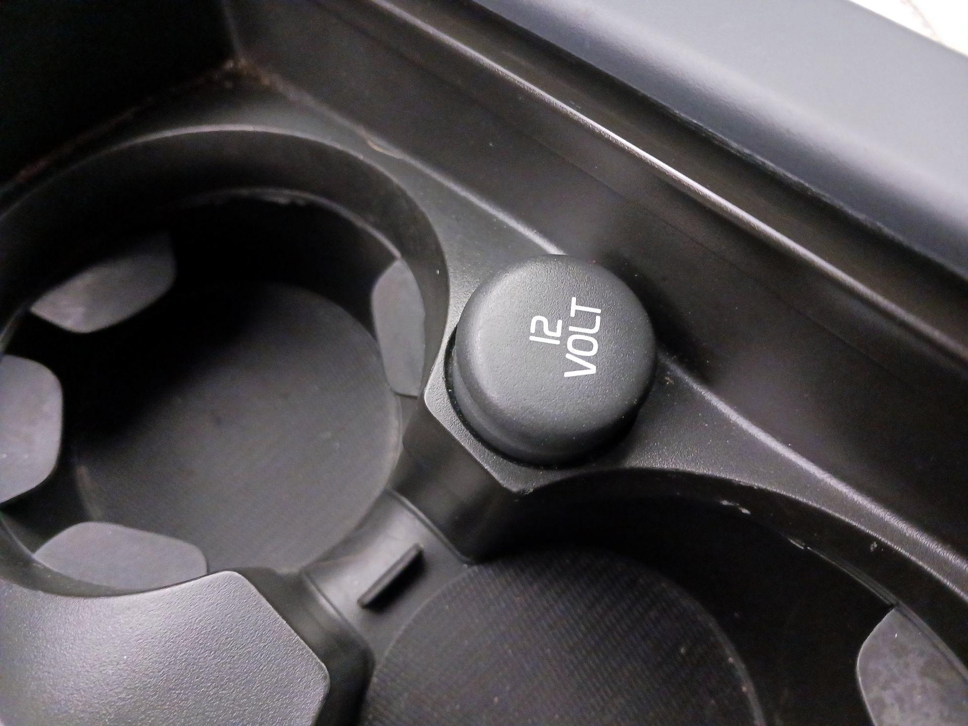 Thumbnail: 2015 Volvo S60 - 18