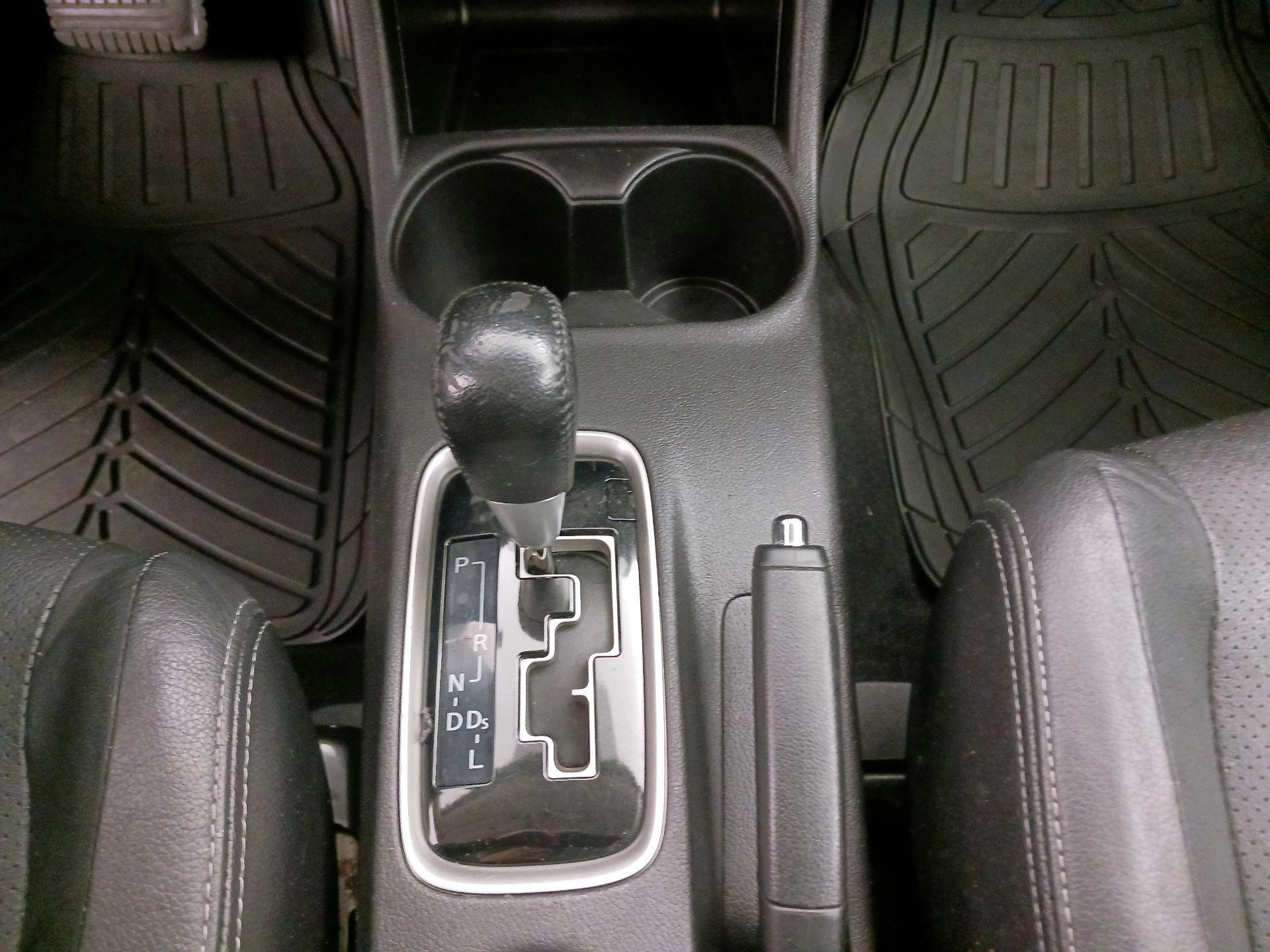 Thumbnail: 2016 Mitsubishi Outlander - 17