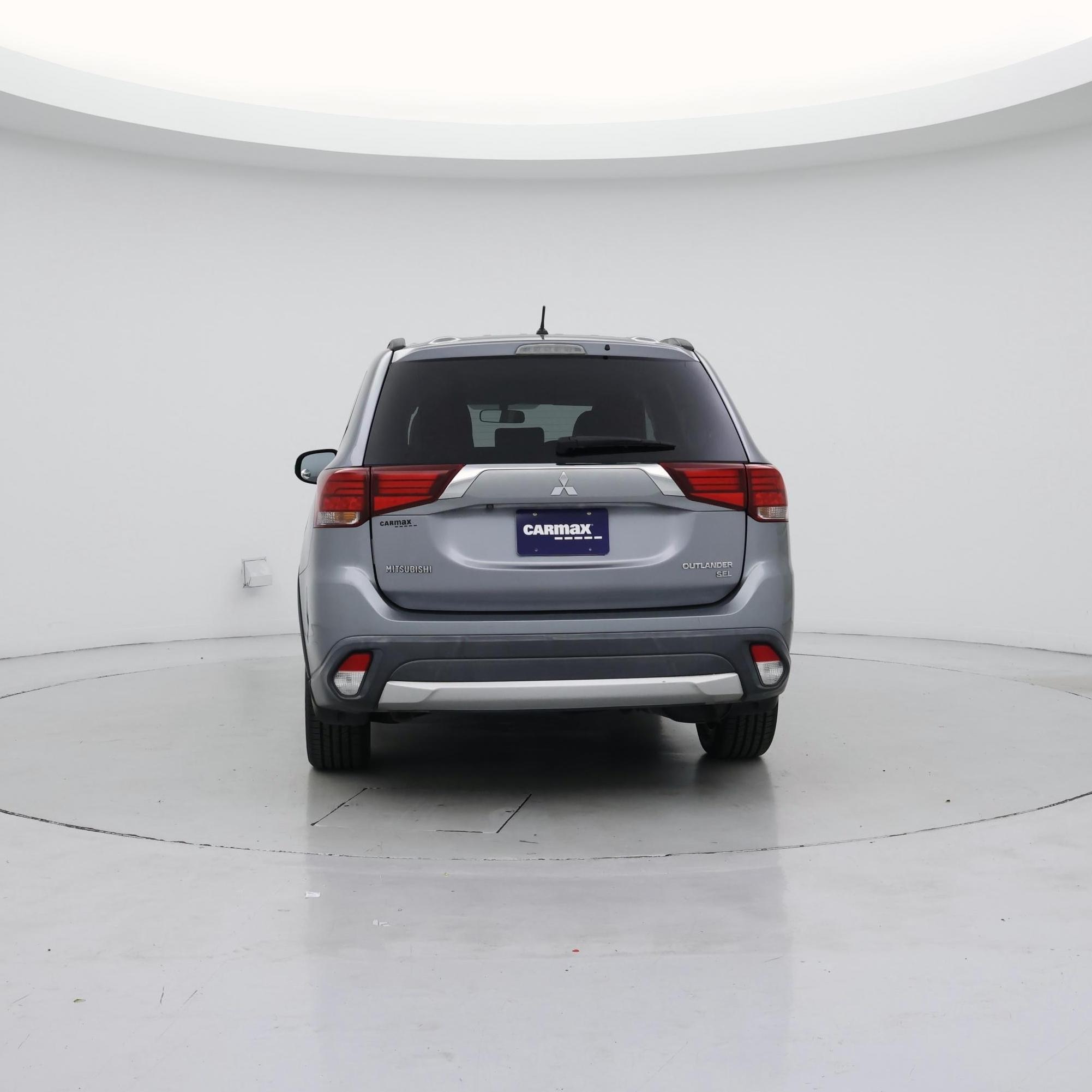 Thumbnail: 2016 Mitsubishi Outlander - 6